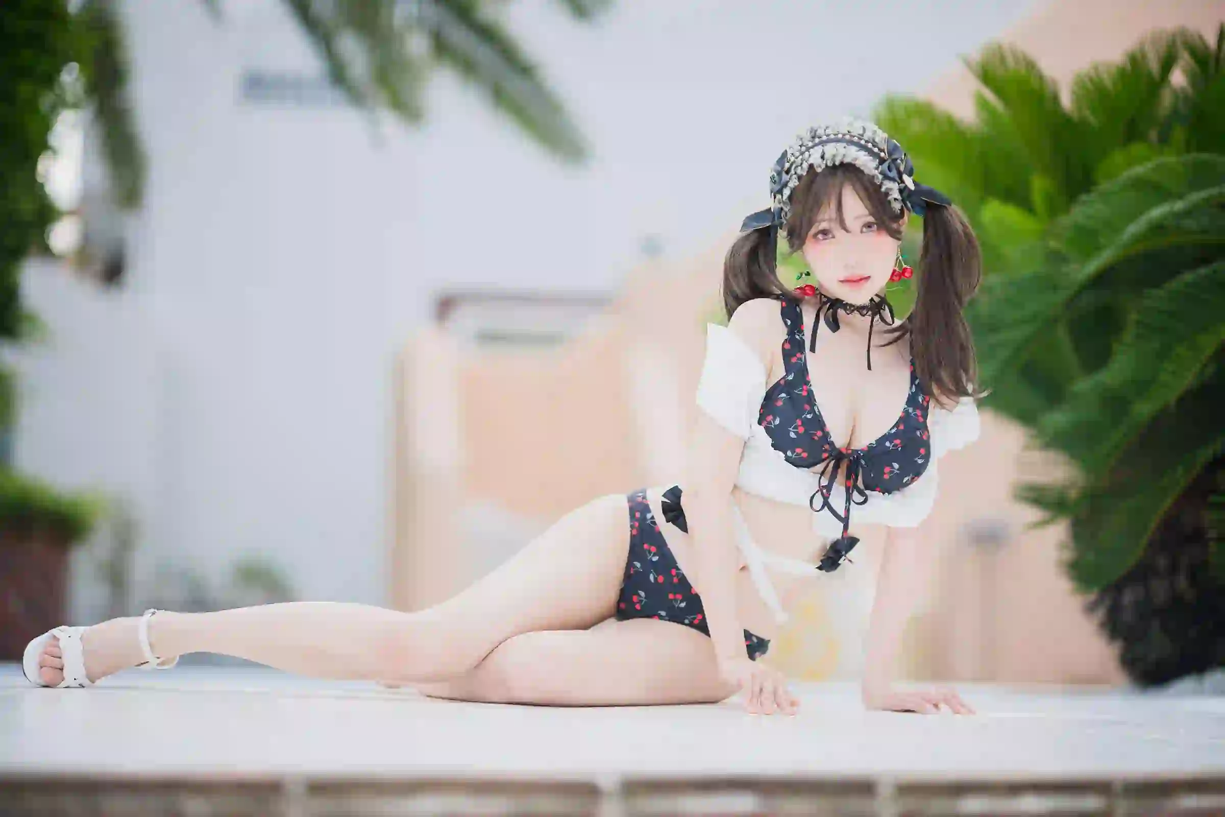 双马尾 长发性感美女 户外 泳池美女 长腿美女 大长腿