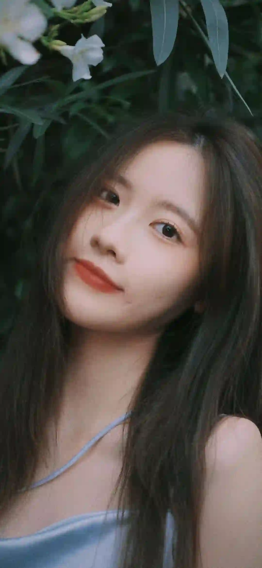 可爱清纯美女 户外 写真 长发 蓝色吊带裙
