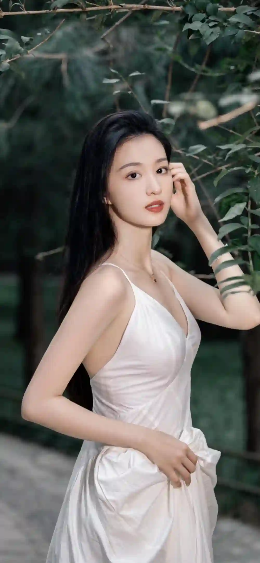 白色吊带裙美女 白色长裙 王楚然