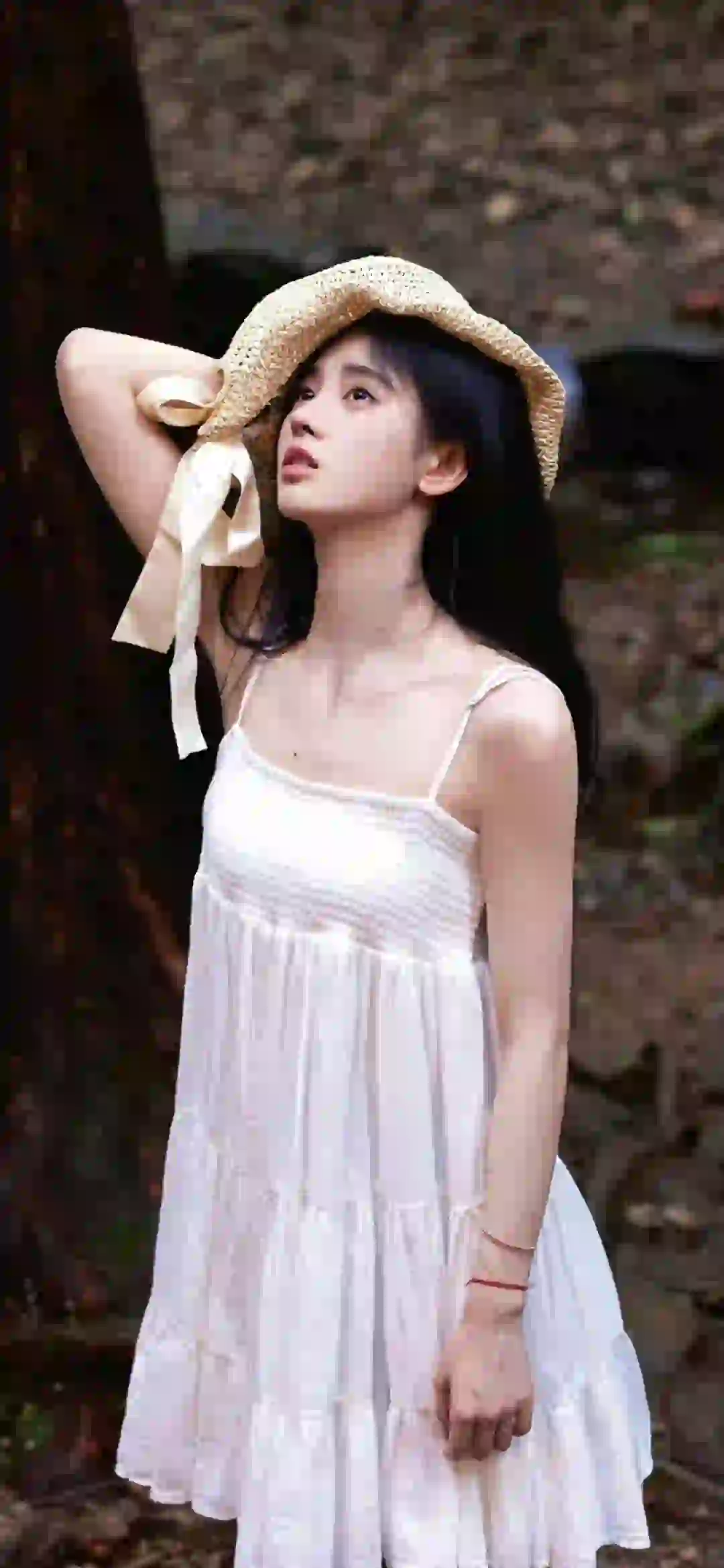 鞠婧祎 长发可爱美女 明星壁纸 白色裙子 白裙吊带