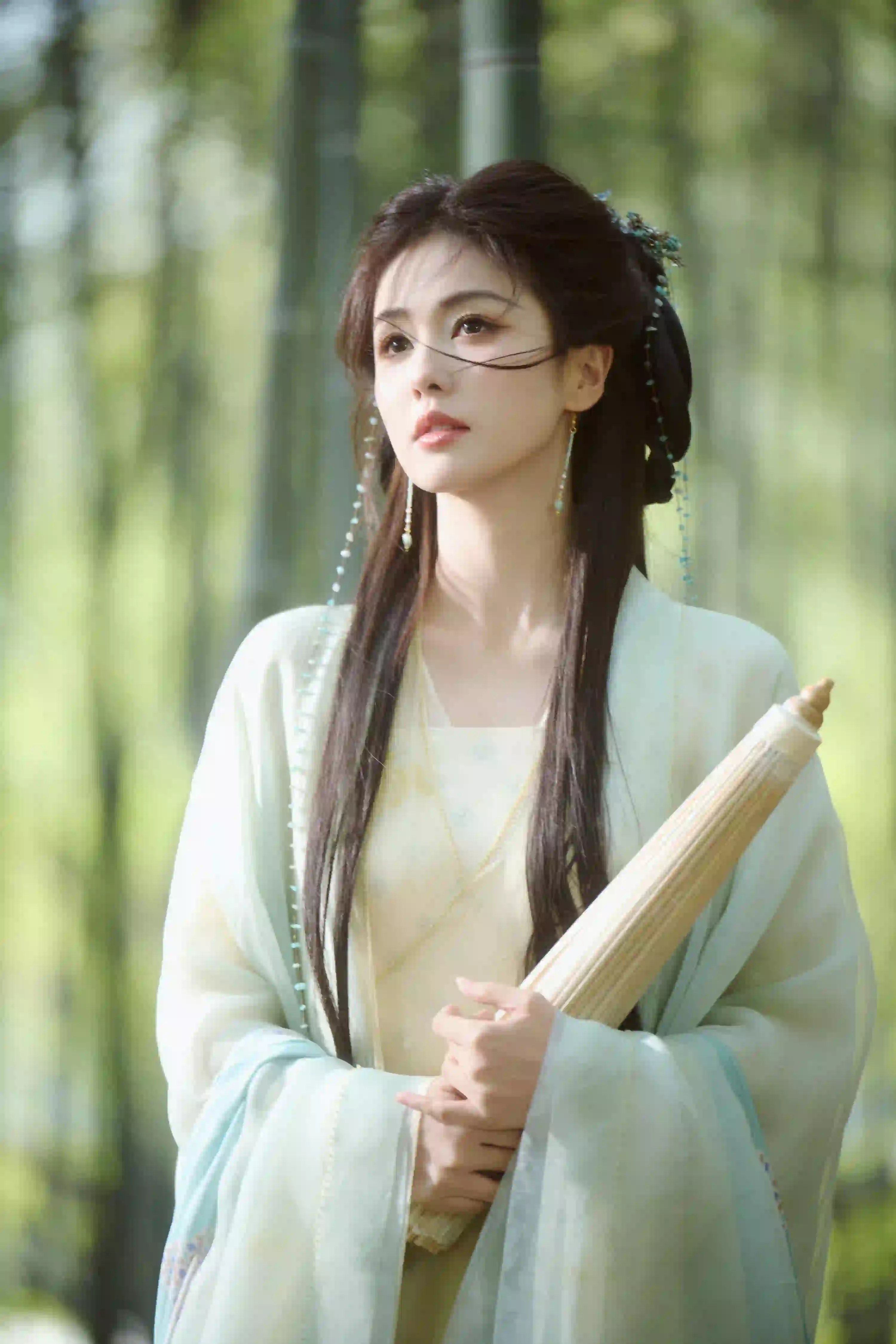 油纸伞 长发古风汉服 户外 自然
