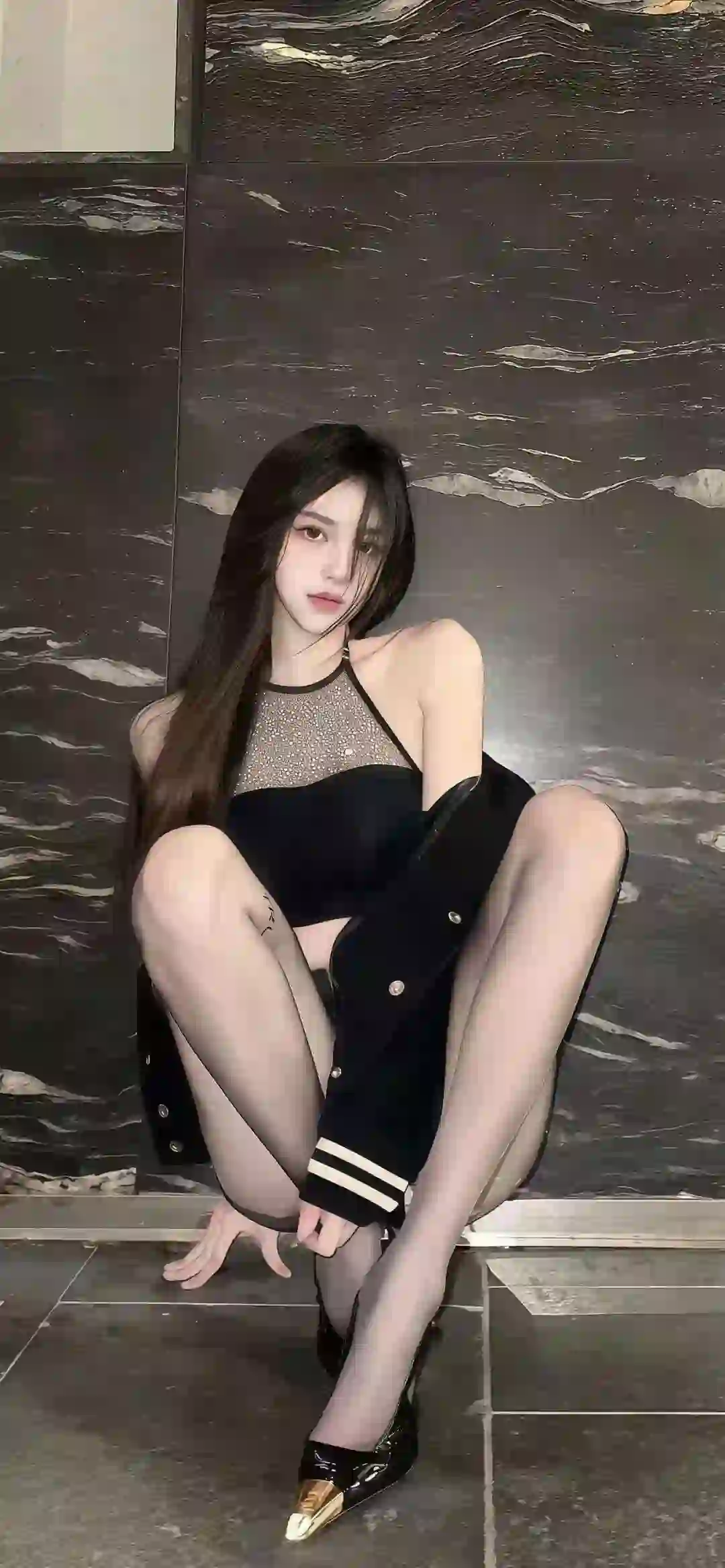 长腿黑丝 高跟鞋 长发美女