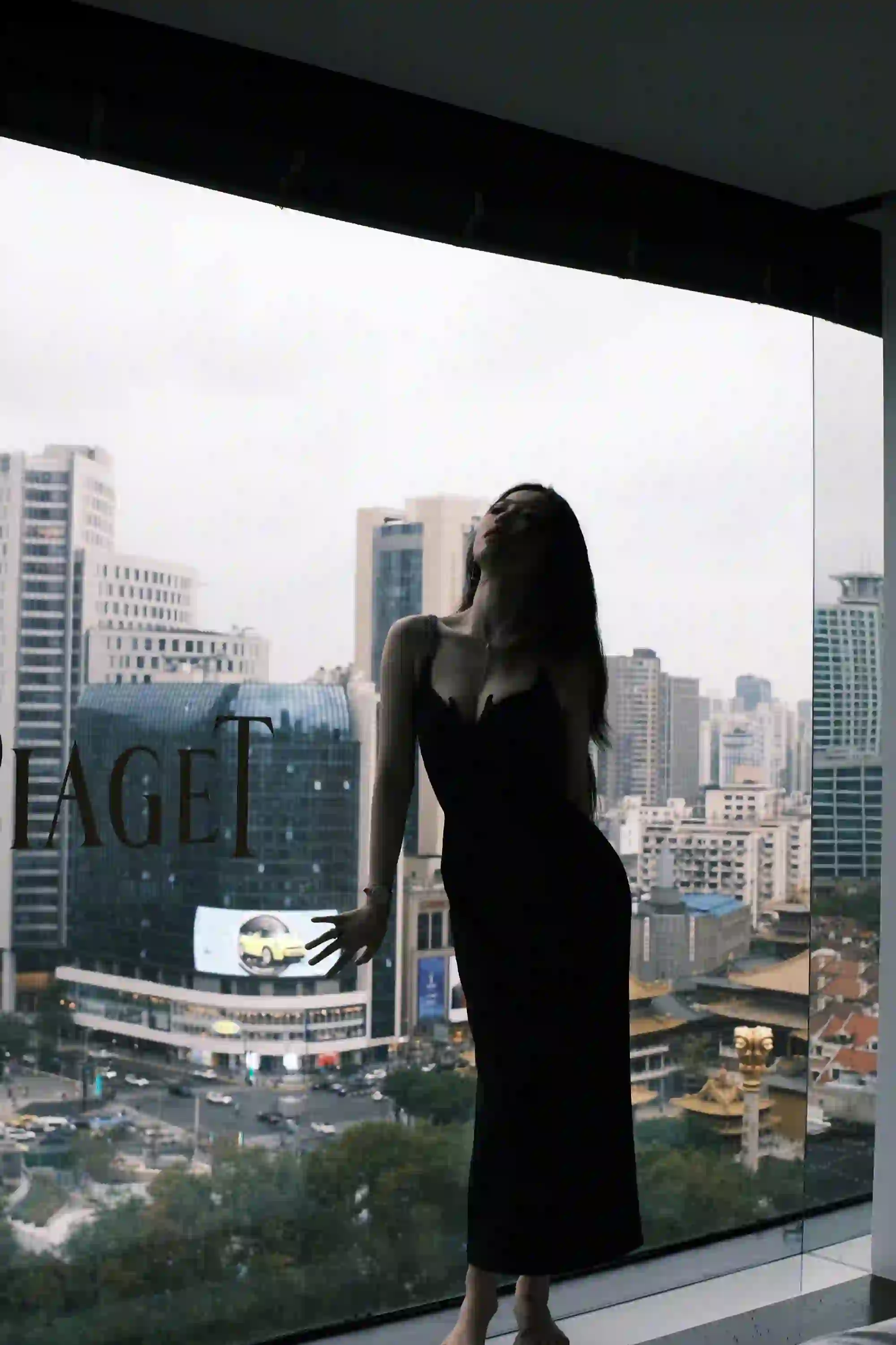 虞书欣 黑色吊带裙 性感美女