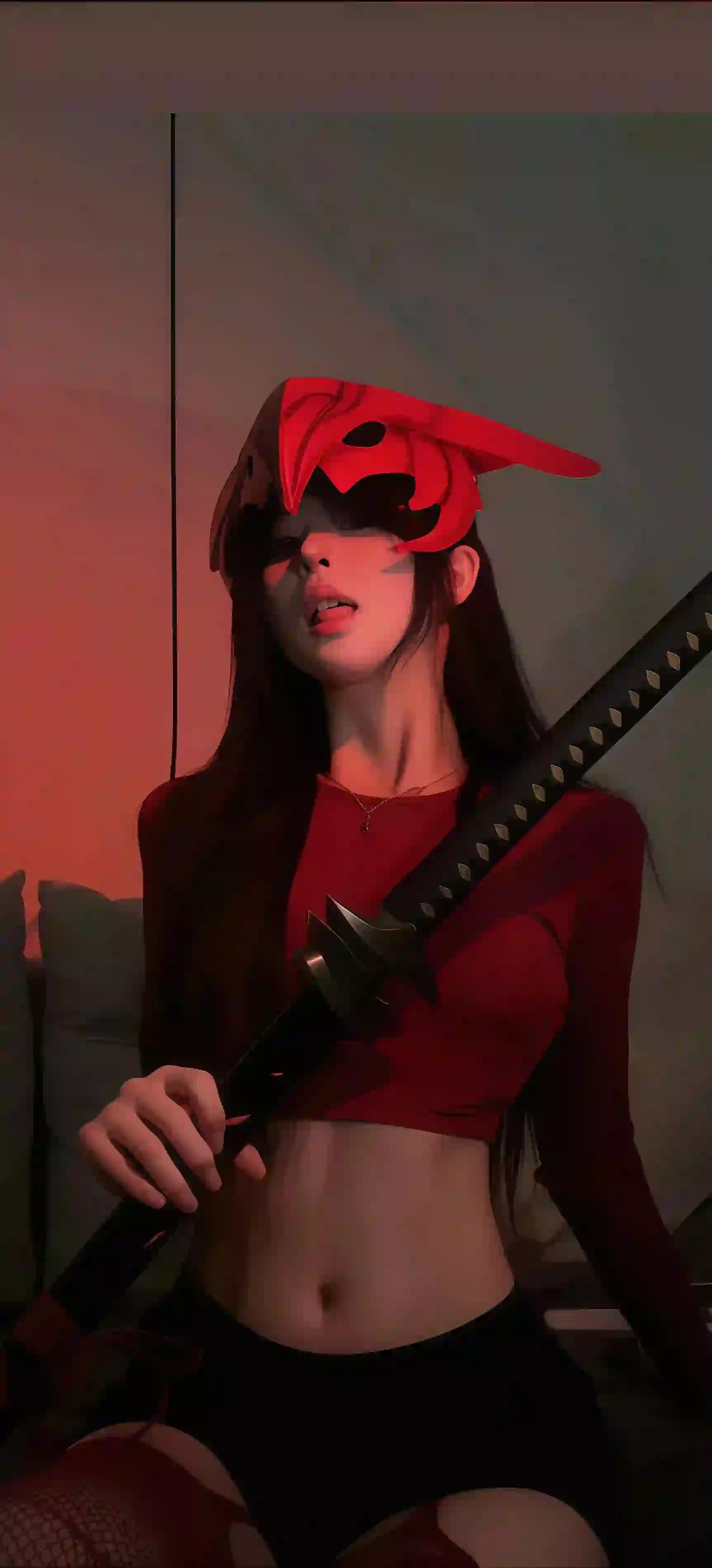 个性穿搭 红色衣服 日式武器 红色面具