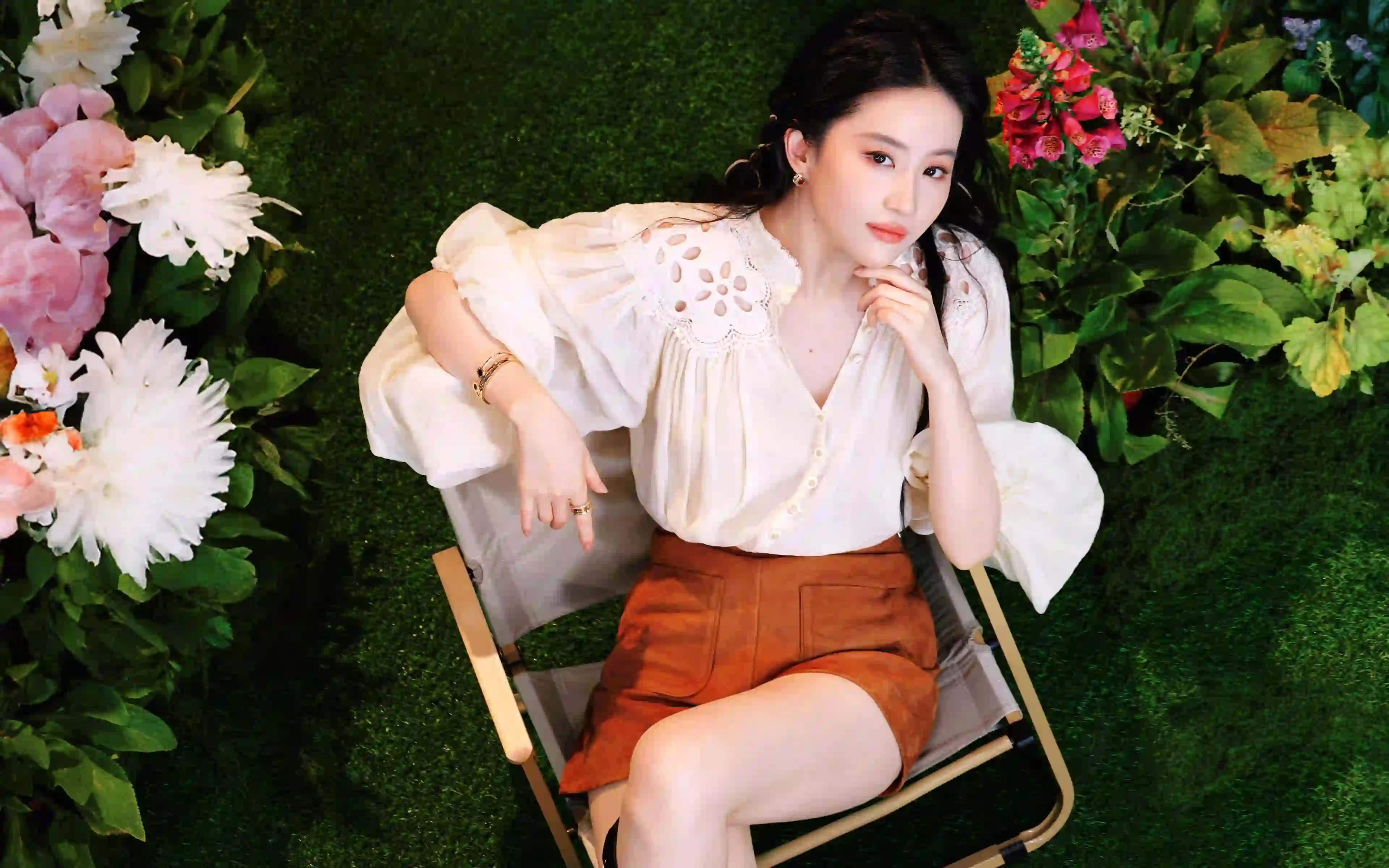 鲜花 绿色植物 高清美女 刘亦菲 4K壁纸