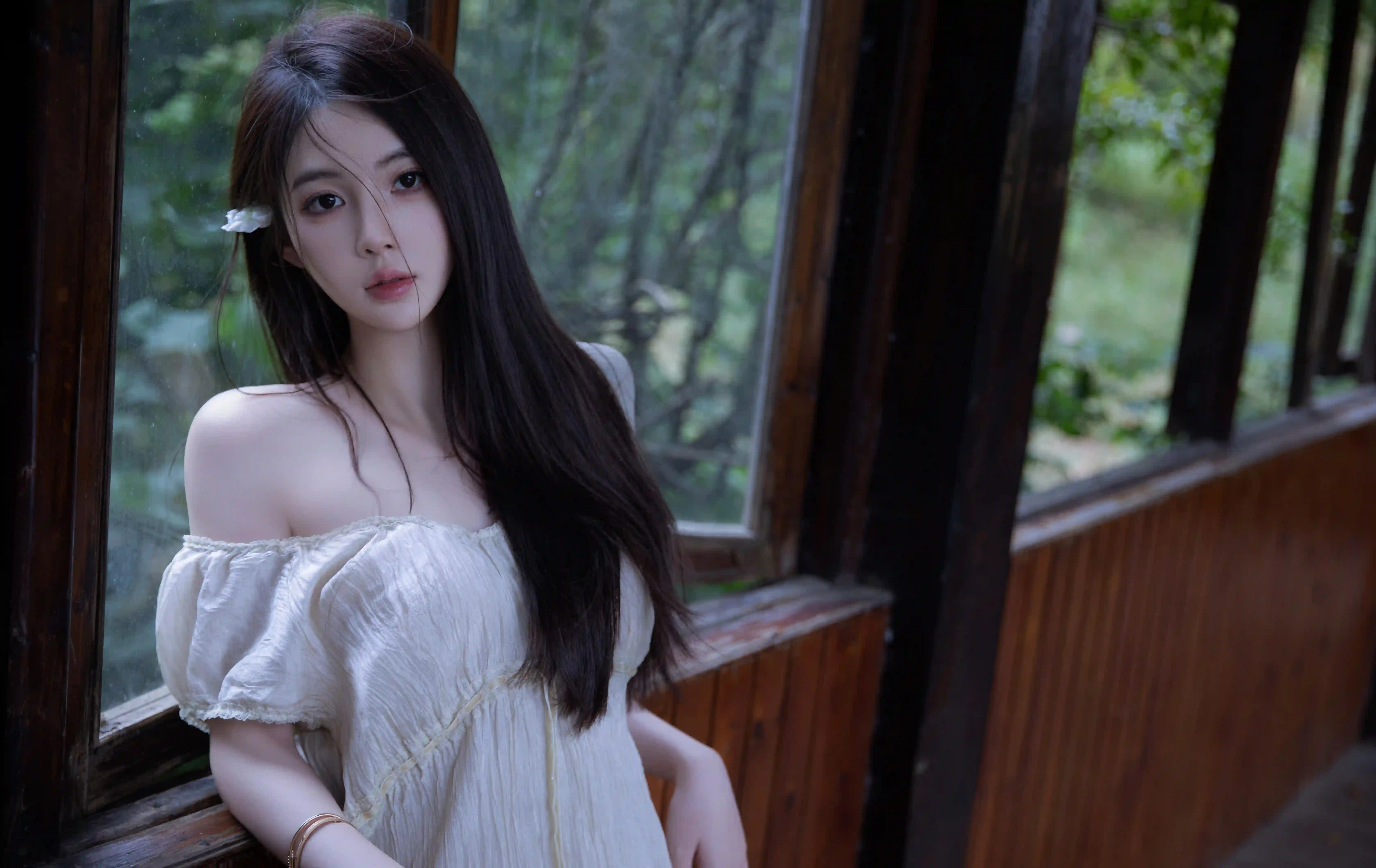 长发白裙美女 公园写真 长廊 唯美
