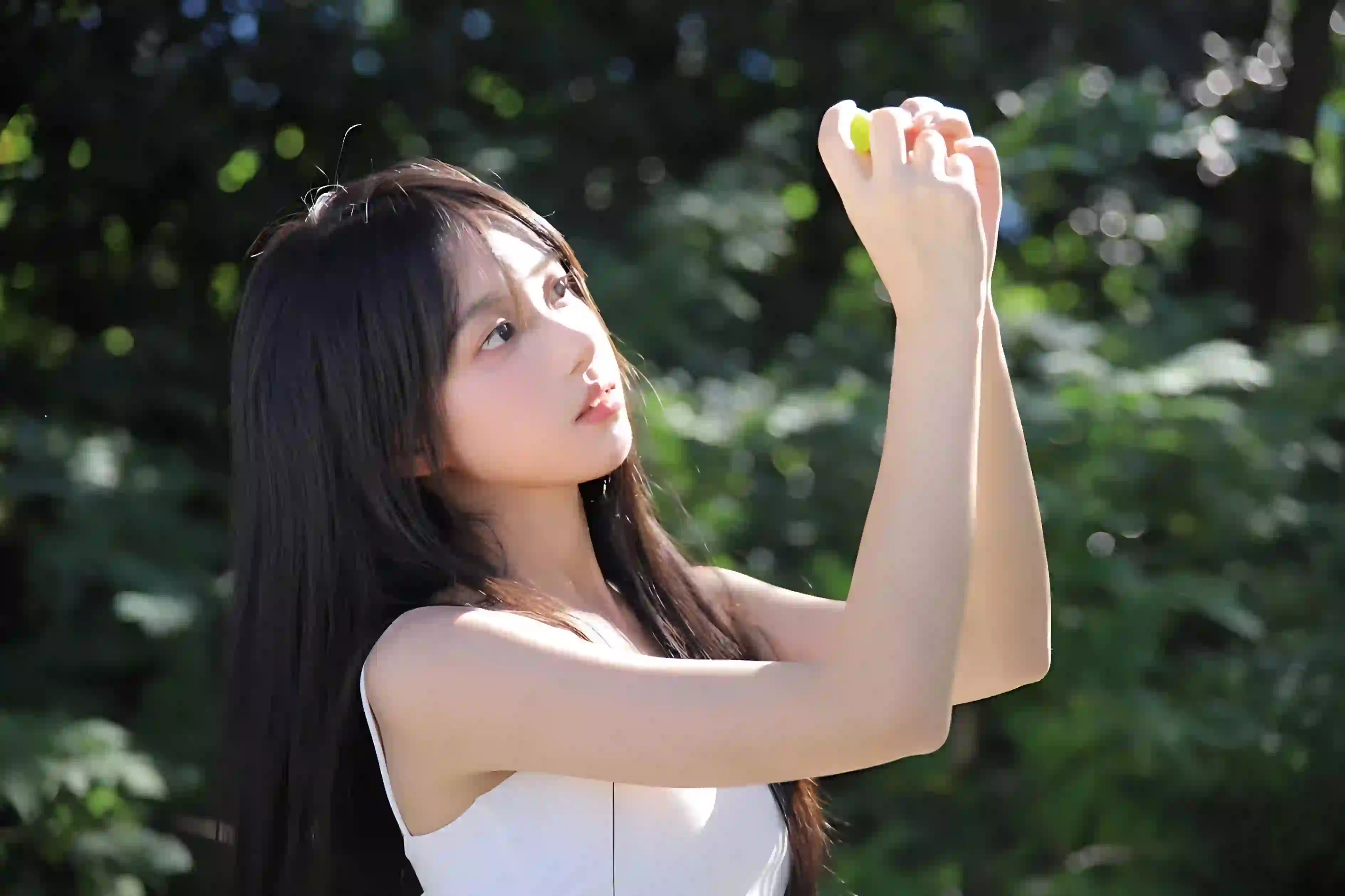 白色衣服 长发清纯女孩 户外写真 小清新