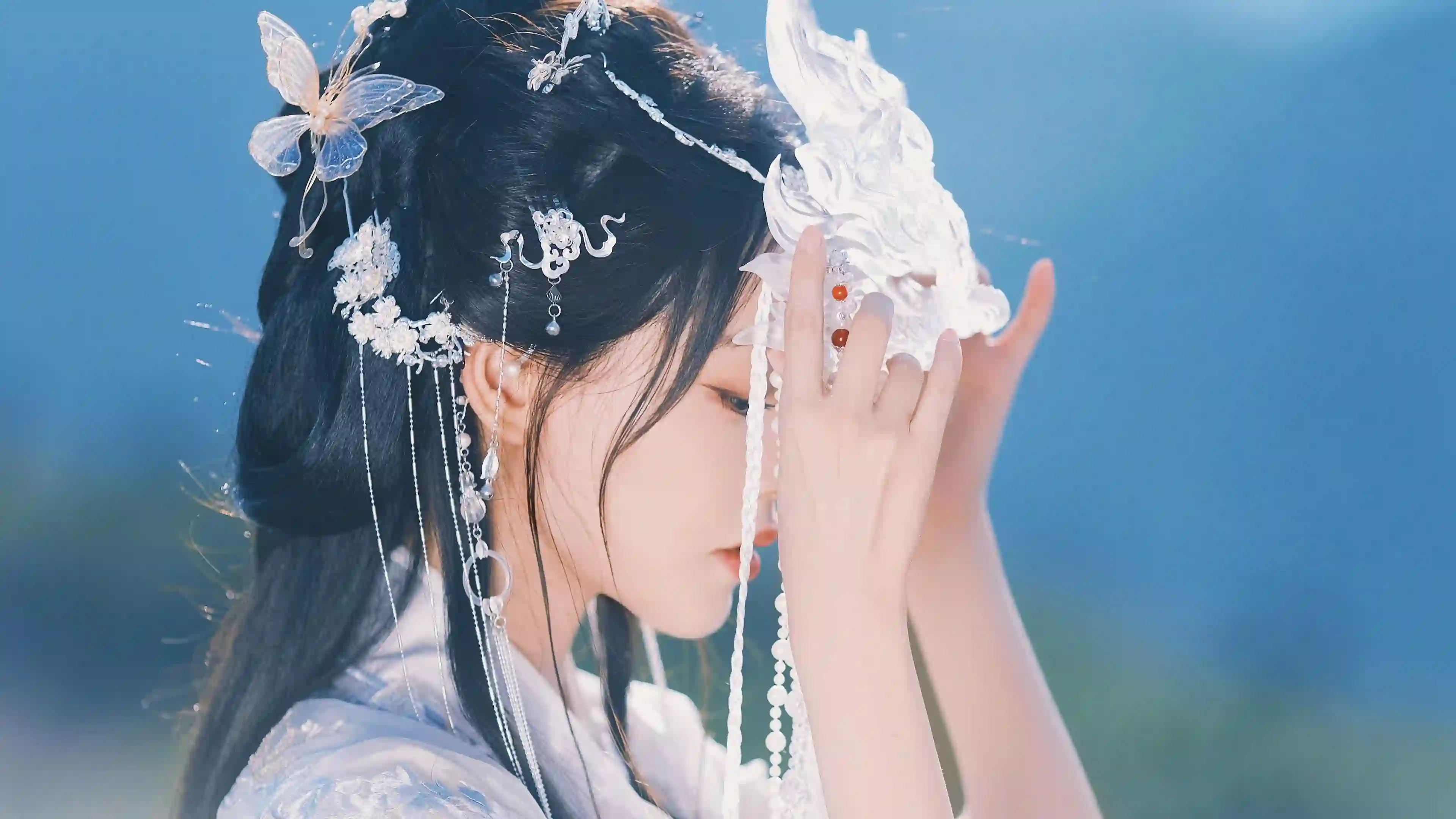 古风古装美女 祝绪丹 白色丝绸 古装搭配 面具