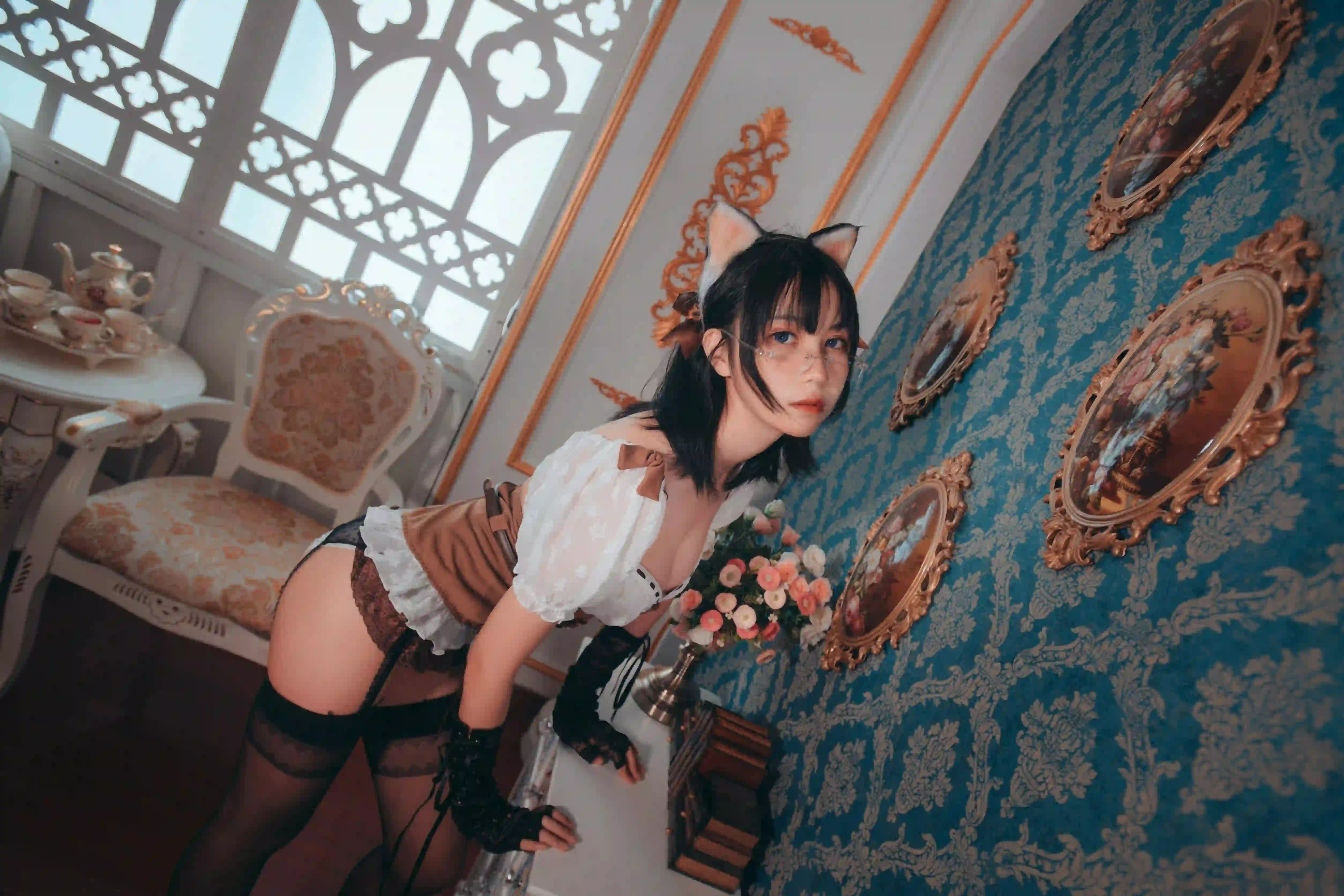 长腿黑丝美女 cosplay 猫耳女孩 插花