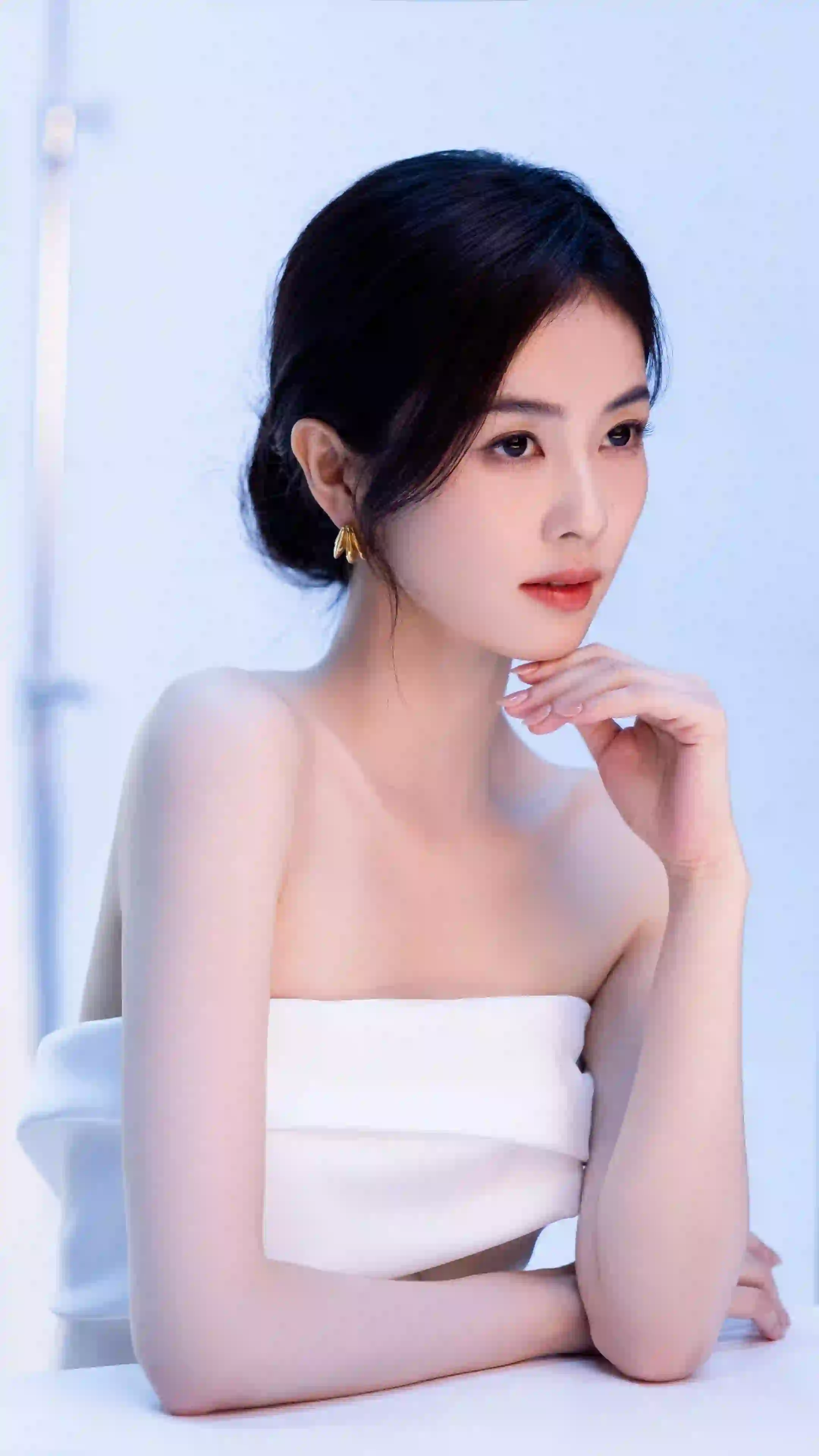 白鹿白色礼服 白色抹胸长裙 性感