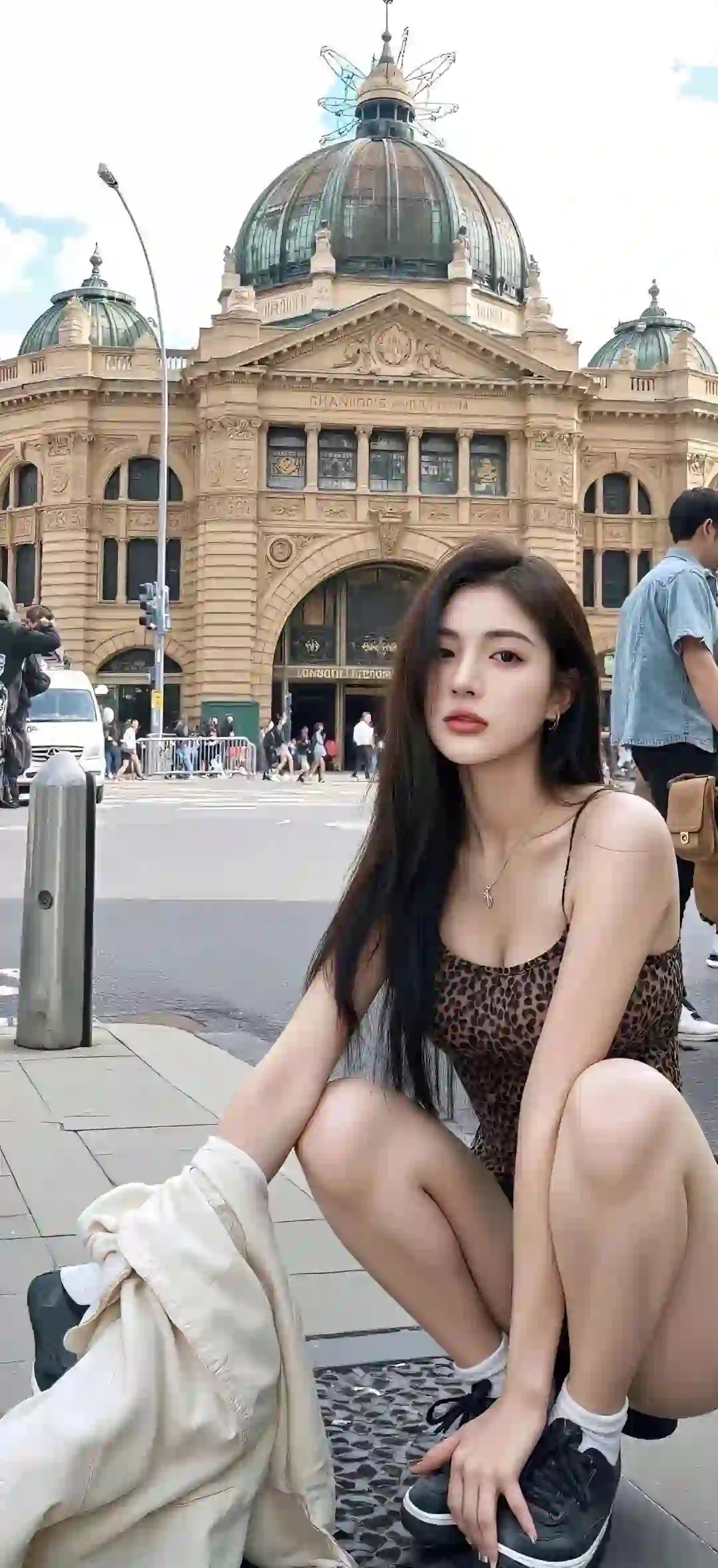 古建筑 长发美女 吊带 性感美女
