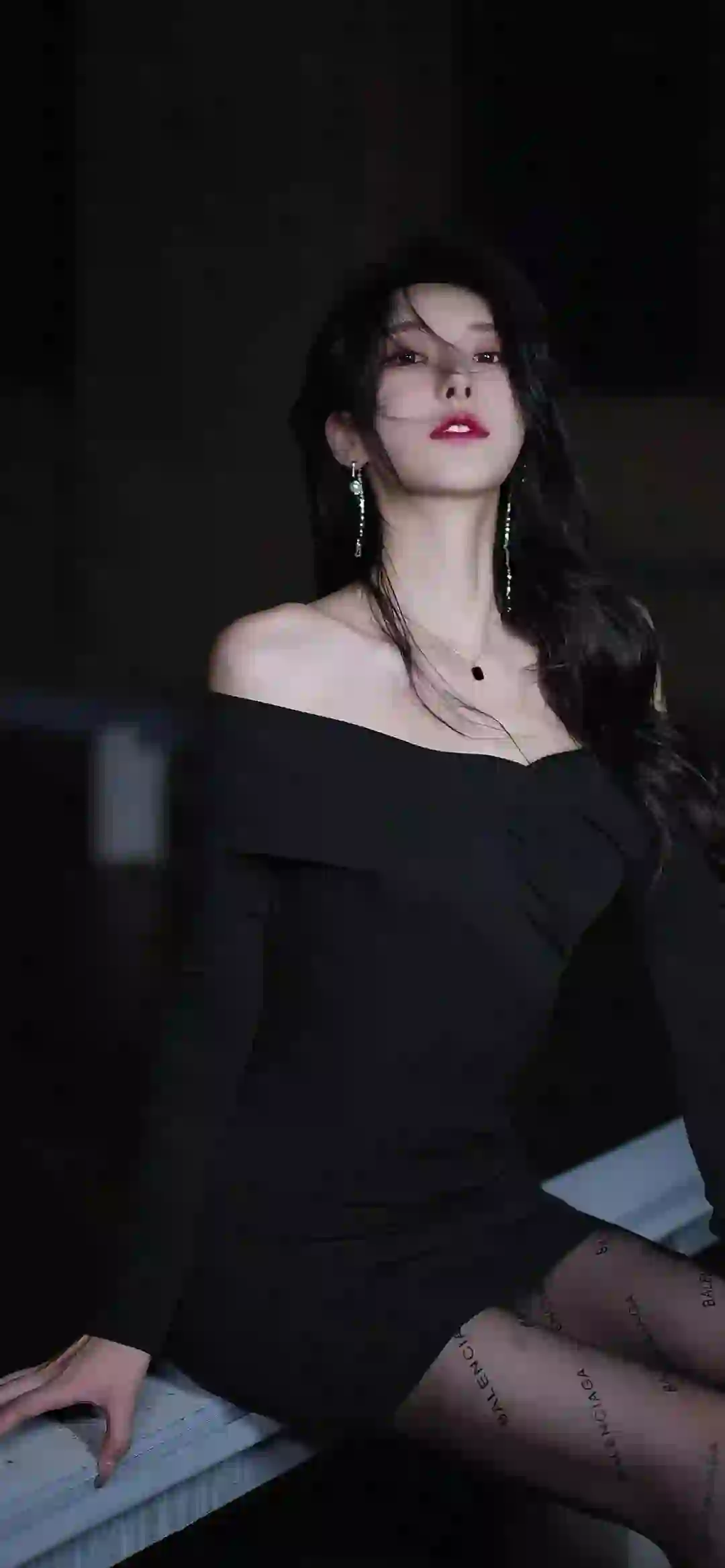 唯美 长发美女 抹胸穿搭 黑丝美腿