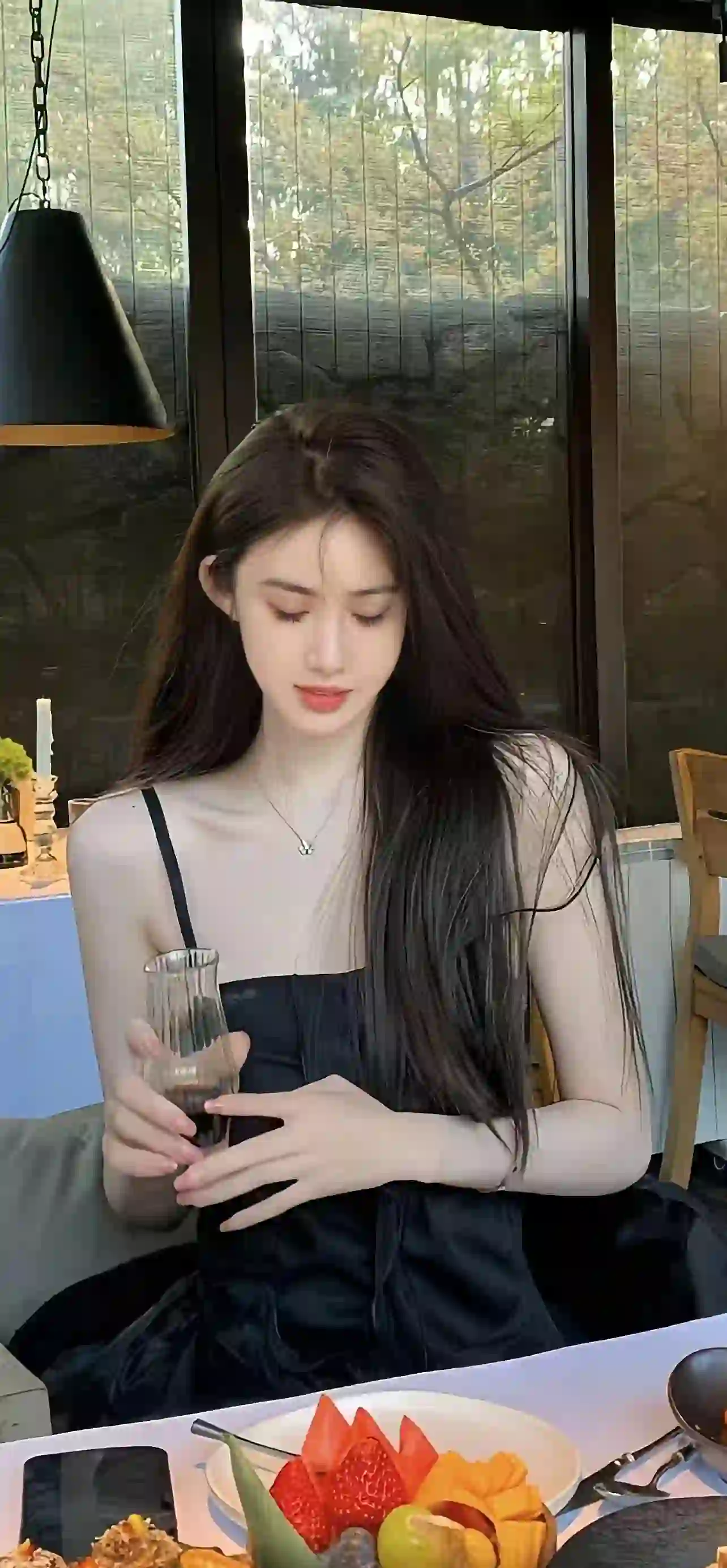 美女 长发美女 吊带美女 