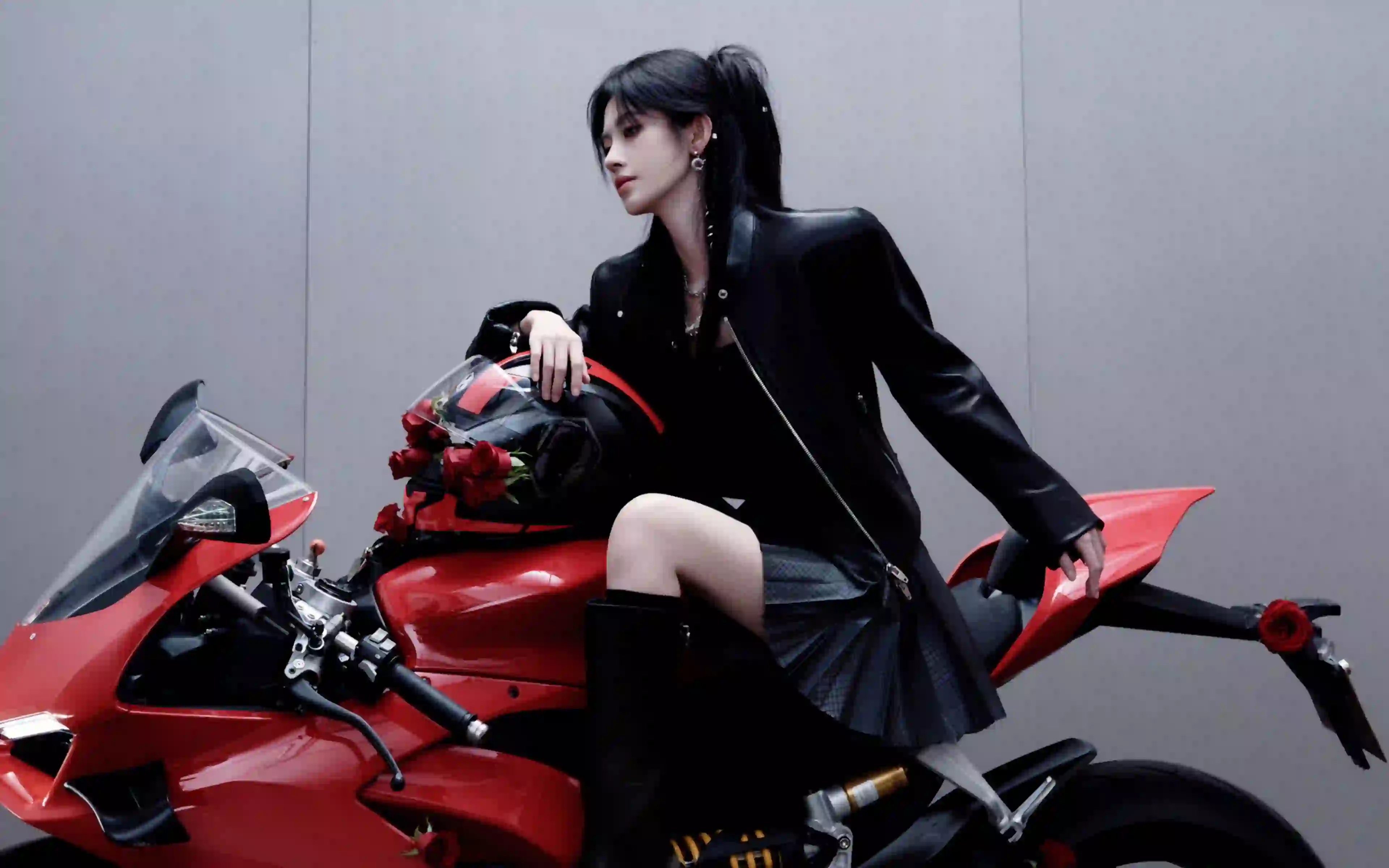 红色机车美女 鞠婧祎 炫酷机车