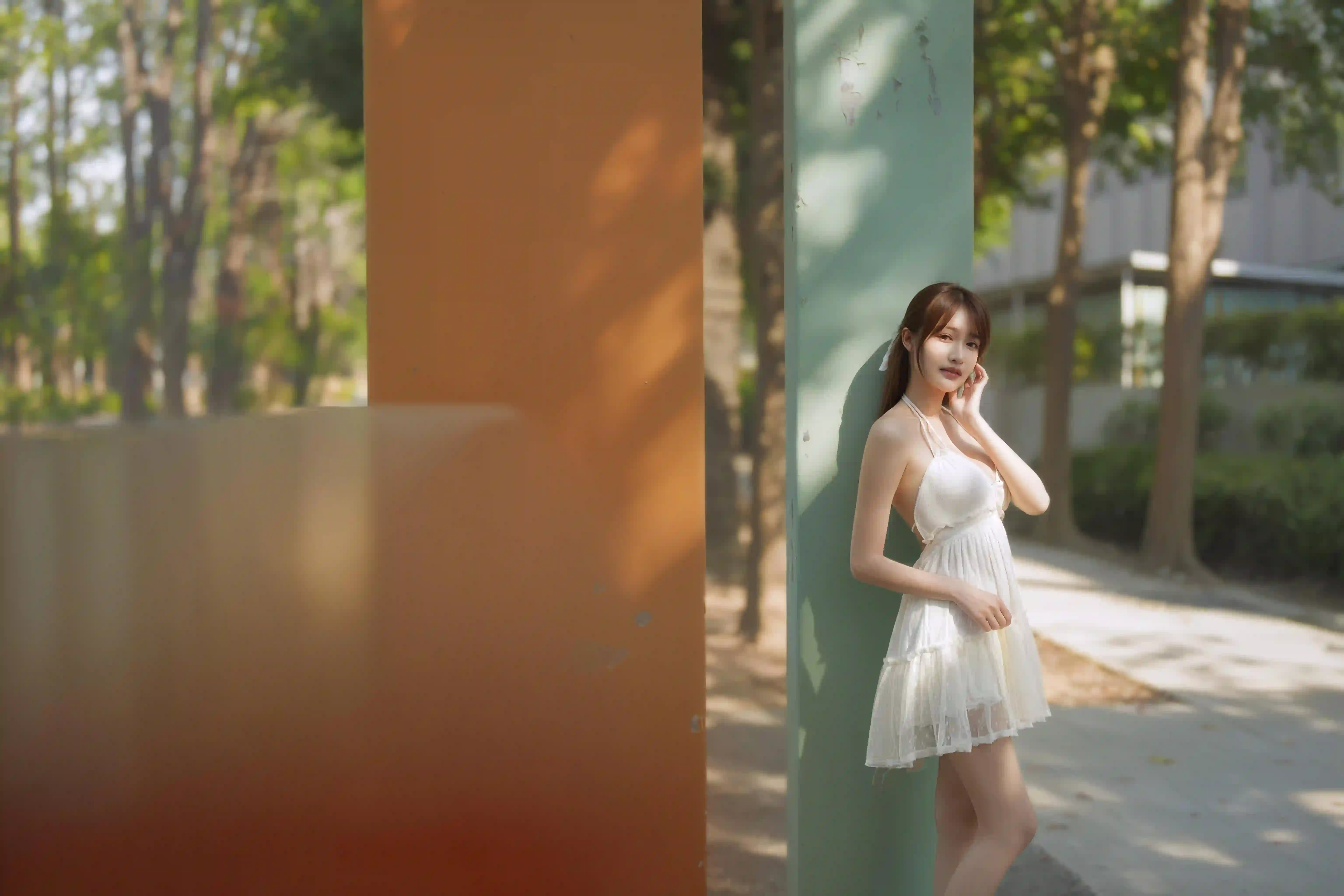 长发白裙女孩 户外写真 白裙 清纯 吊带
