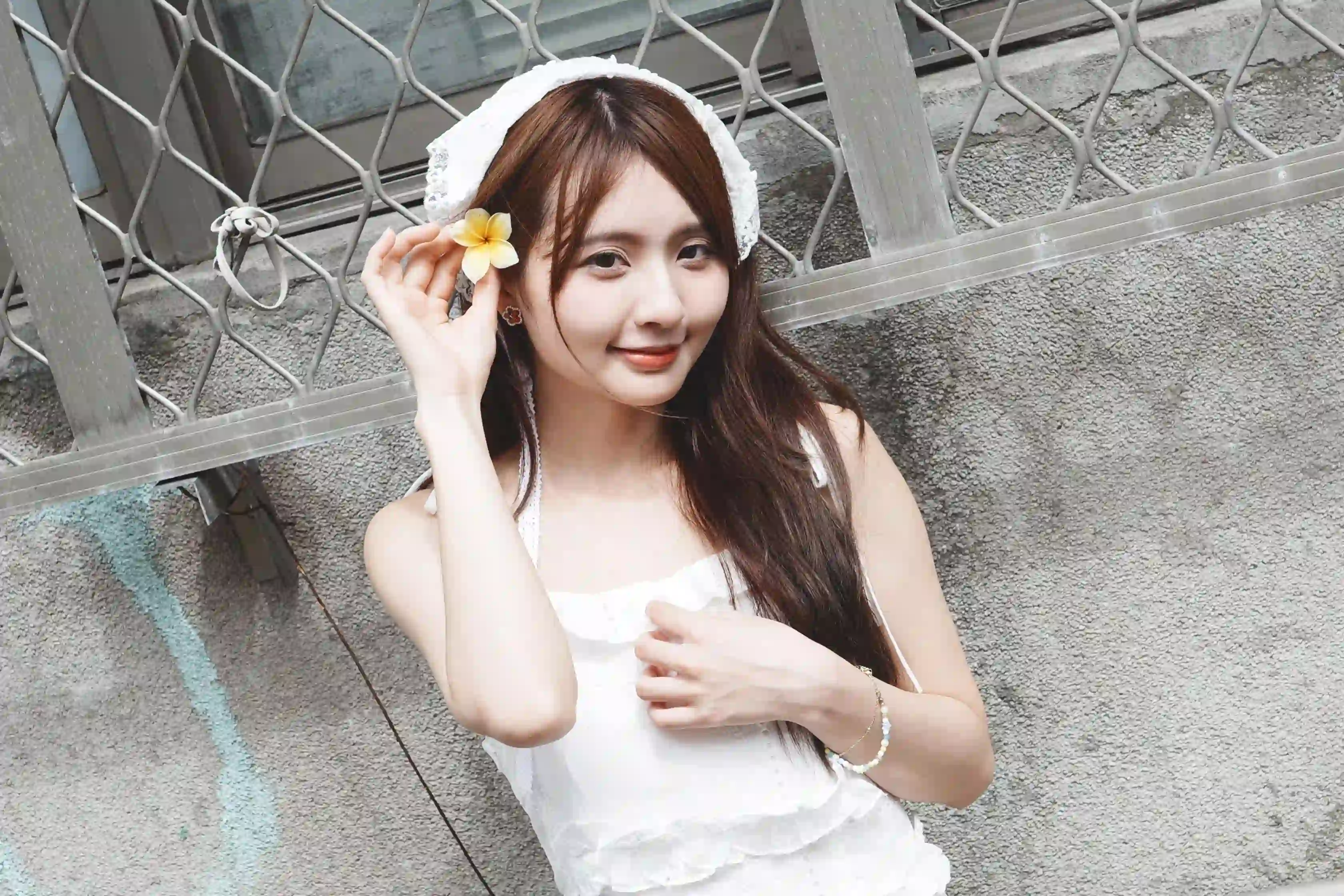 长发清纯美女 可爱甜美系 吊带美女 花