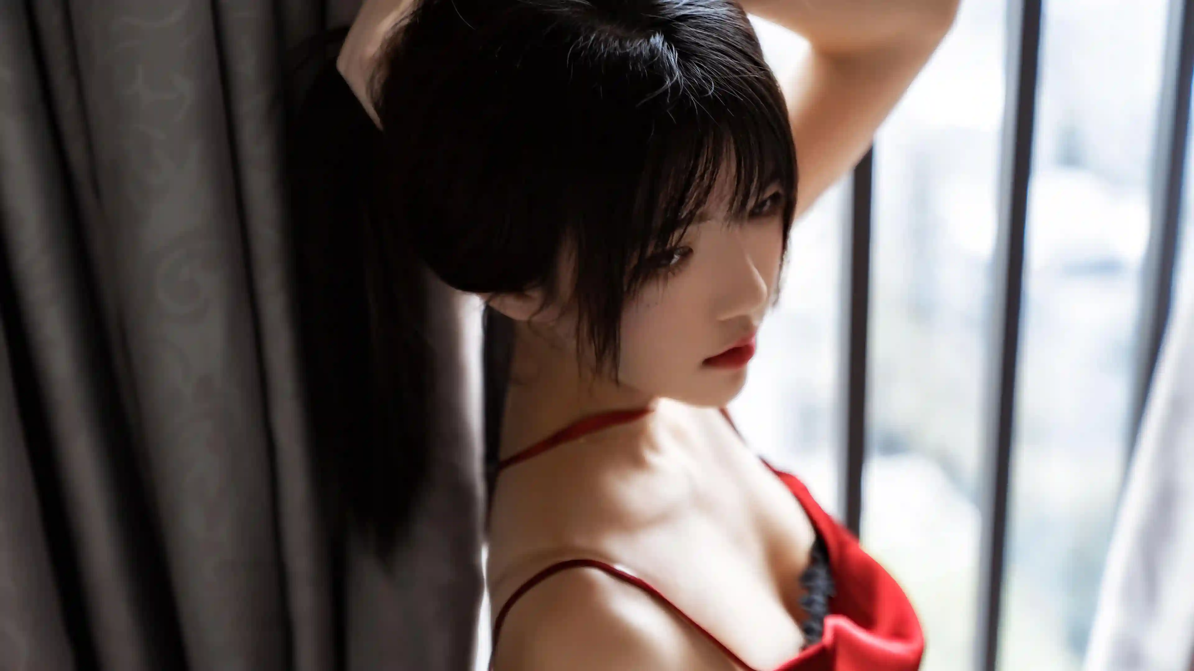 长发红衣美女 红色吊带 性感美女