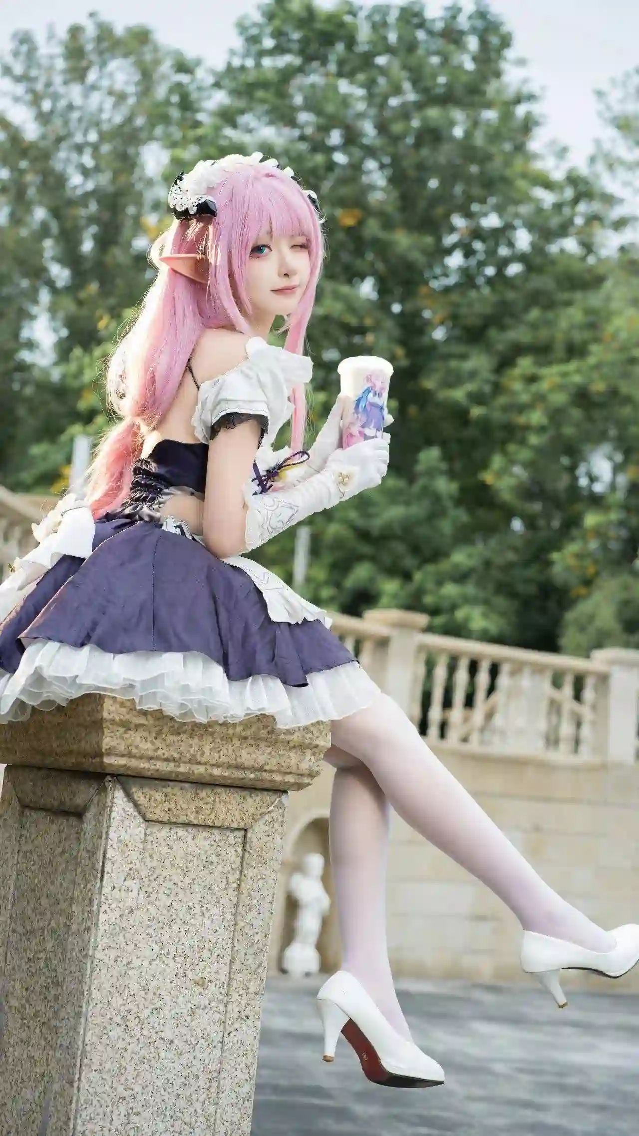 cos 白色丝袜 长腿美女 长发美女 户外场景 coser