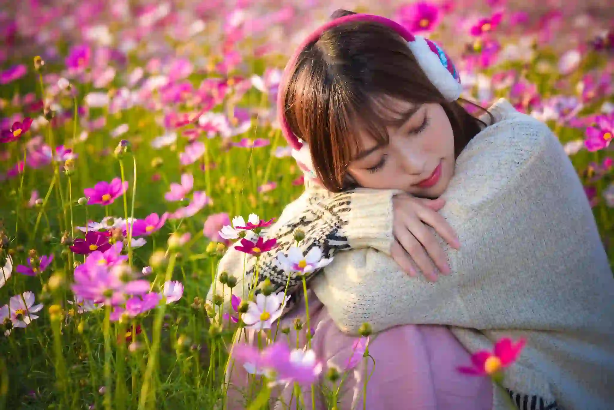 花 鲜花 被鲜花包围 长发女孩 戴着耳机的长发美女