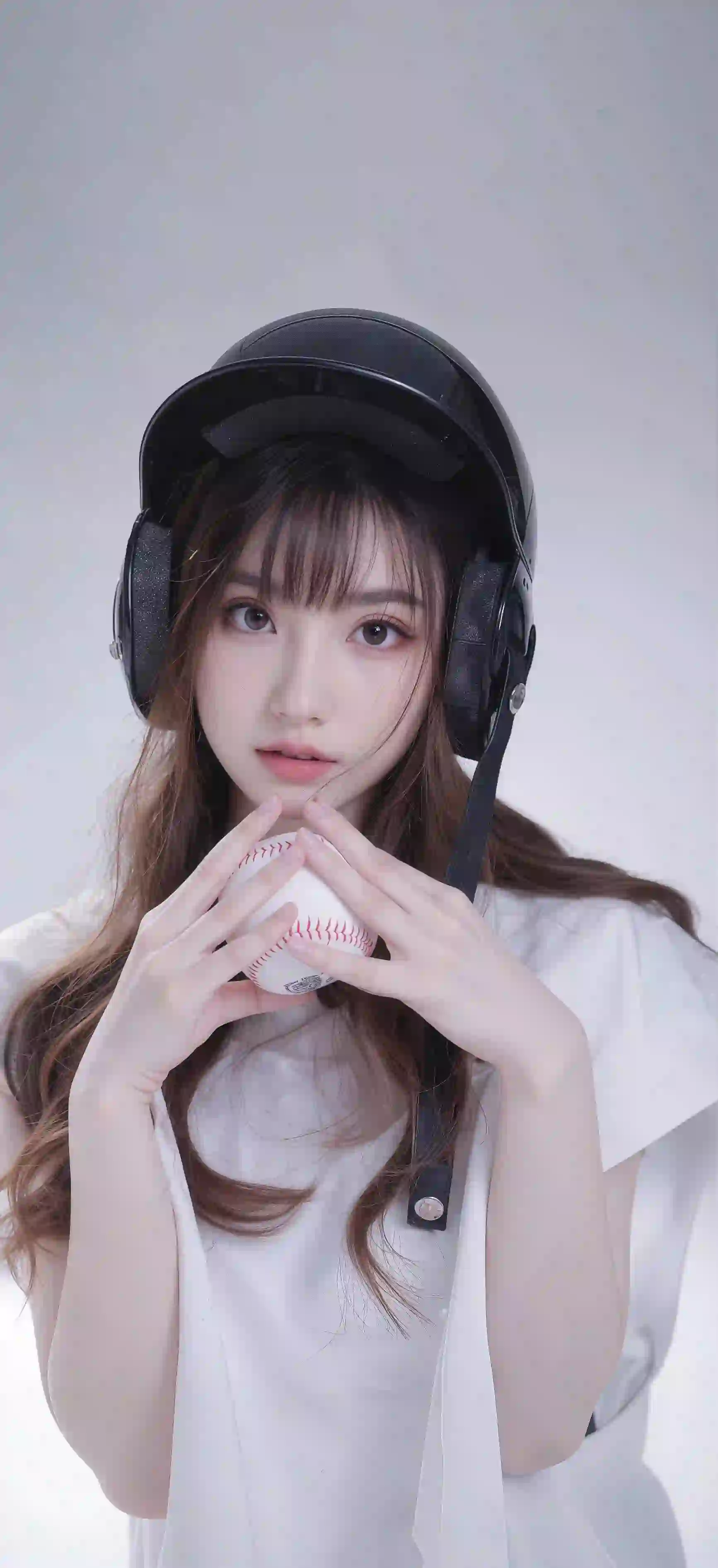 耳机 戴着耳机的长发清纯美女
