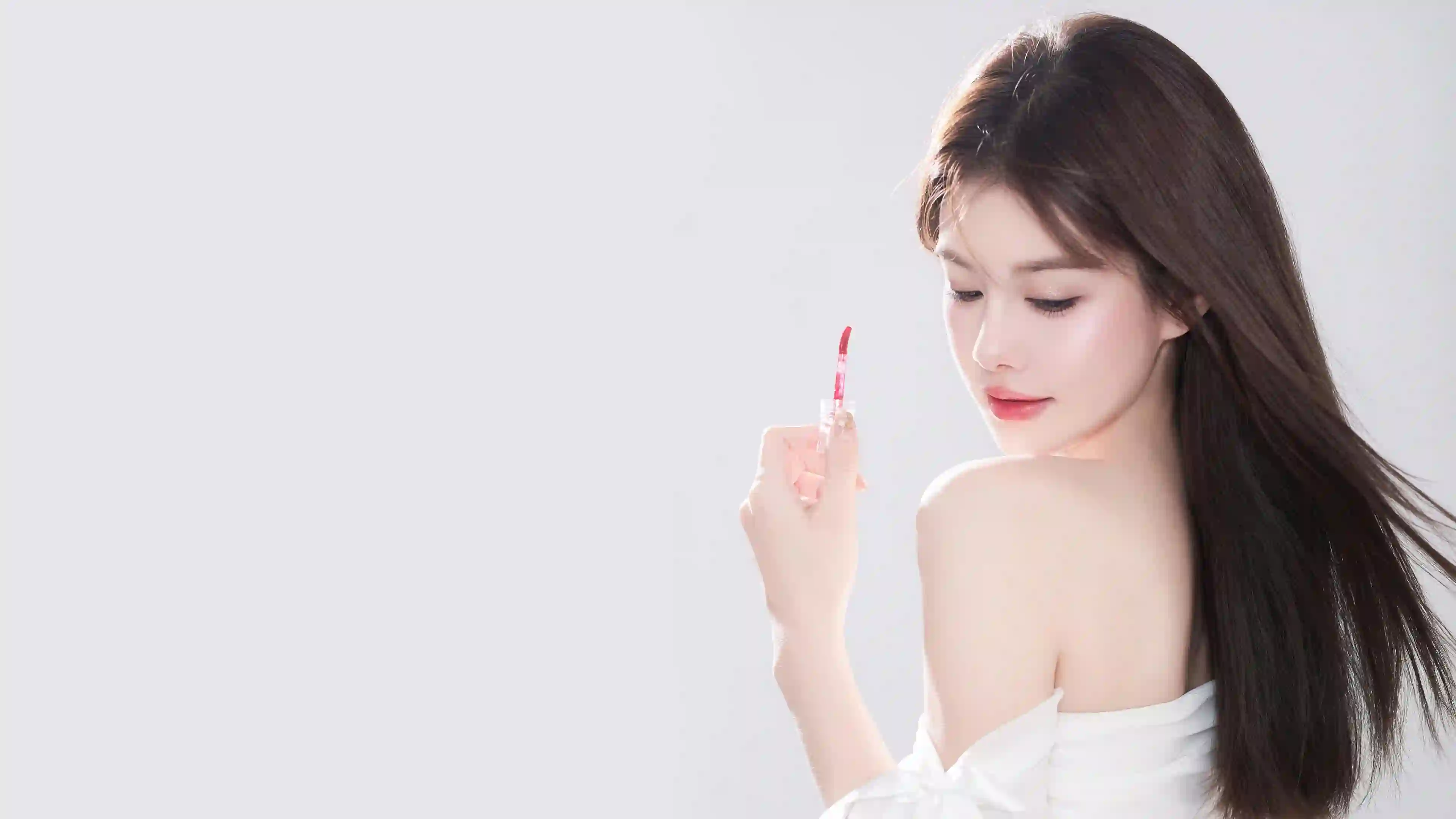 长发美女 可爱美女 抹胸穿搭 白色抹胸长裙 可爱 露背