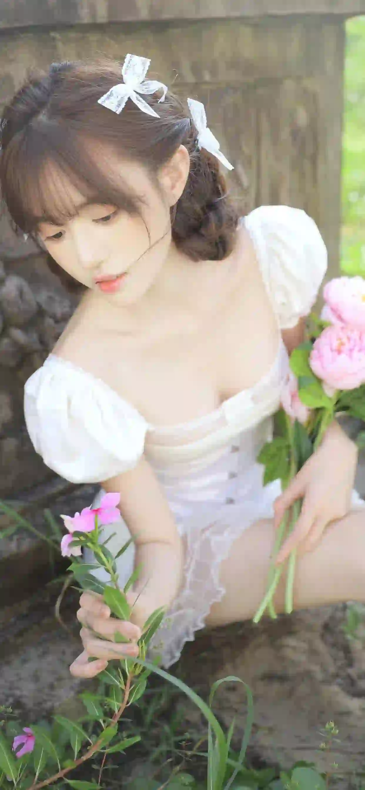 清纯美女 户外写真 清静自然 花