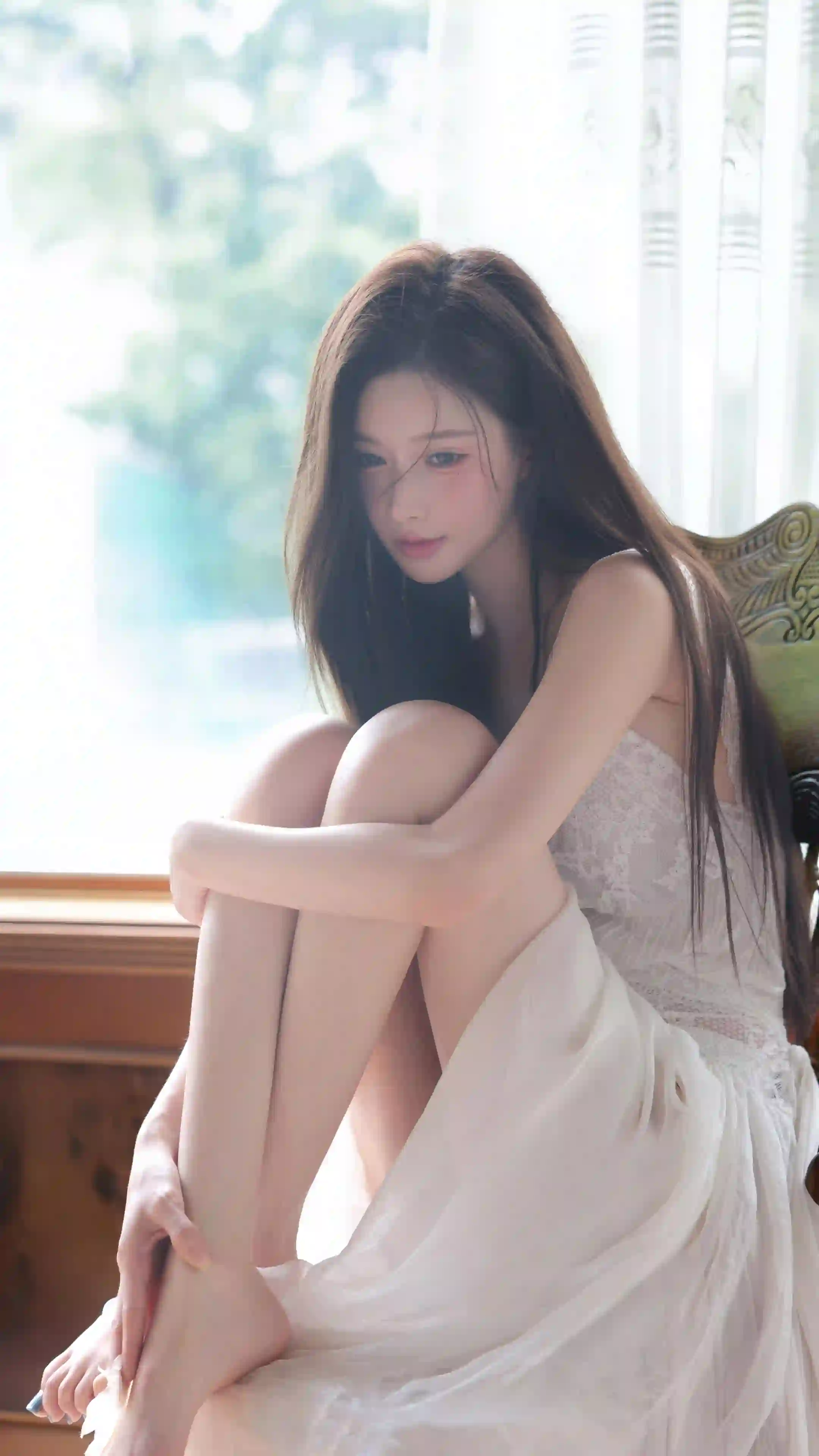白色长裙 少女 窗边 柔和光线 清纯美女 白色长裙