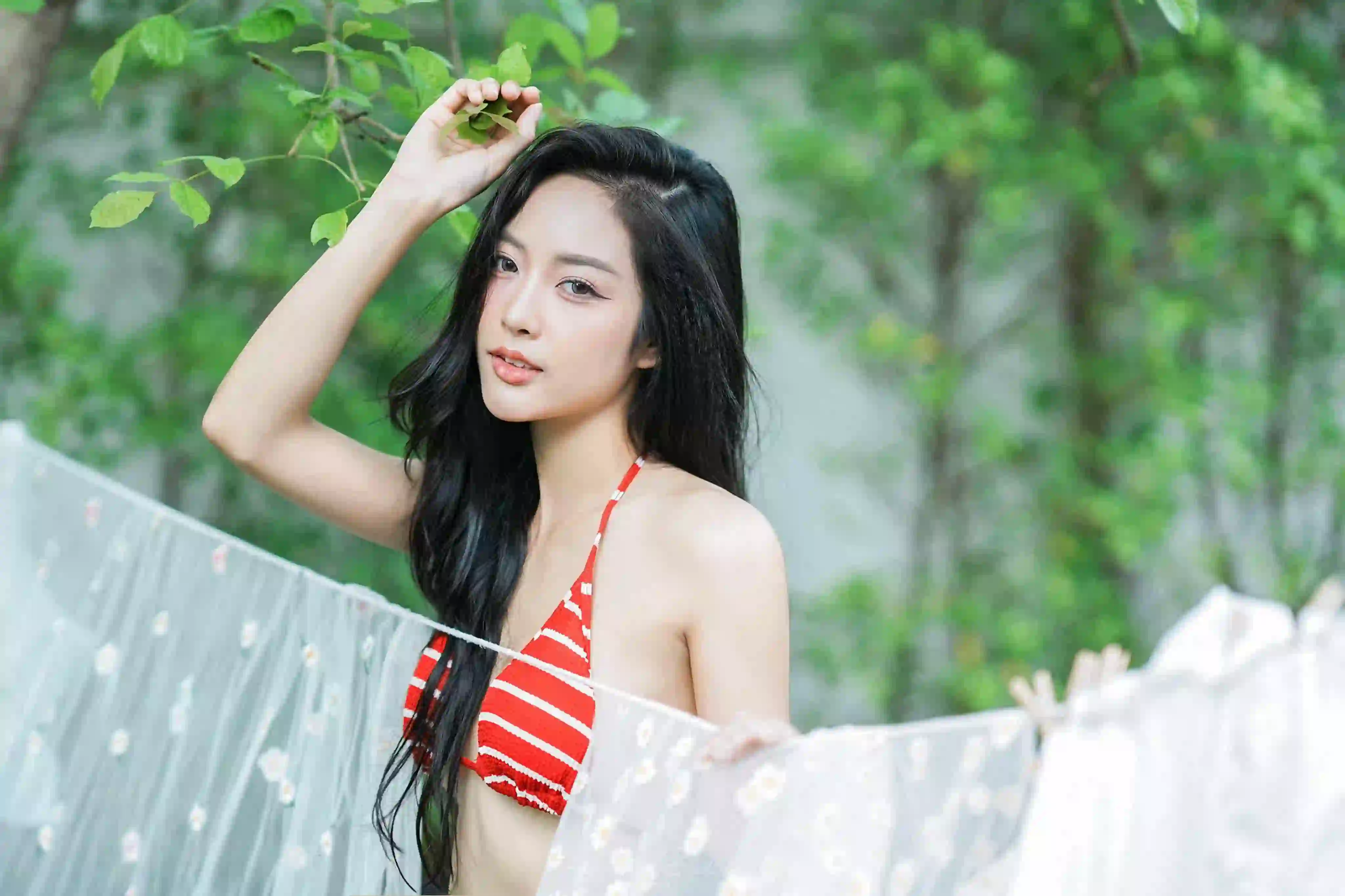 长发性感美女 户外 泳装 