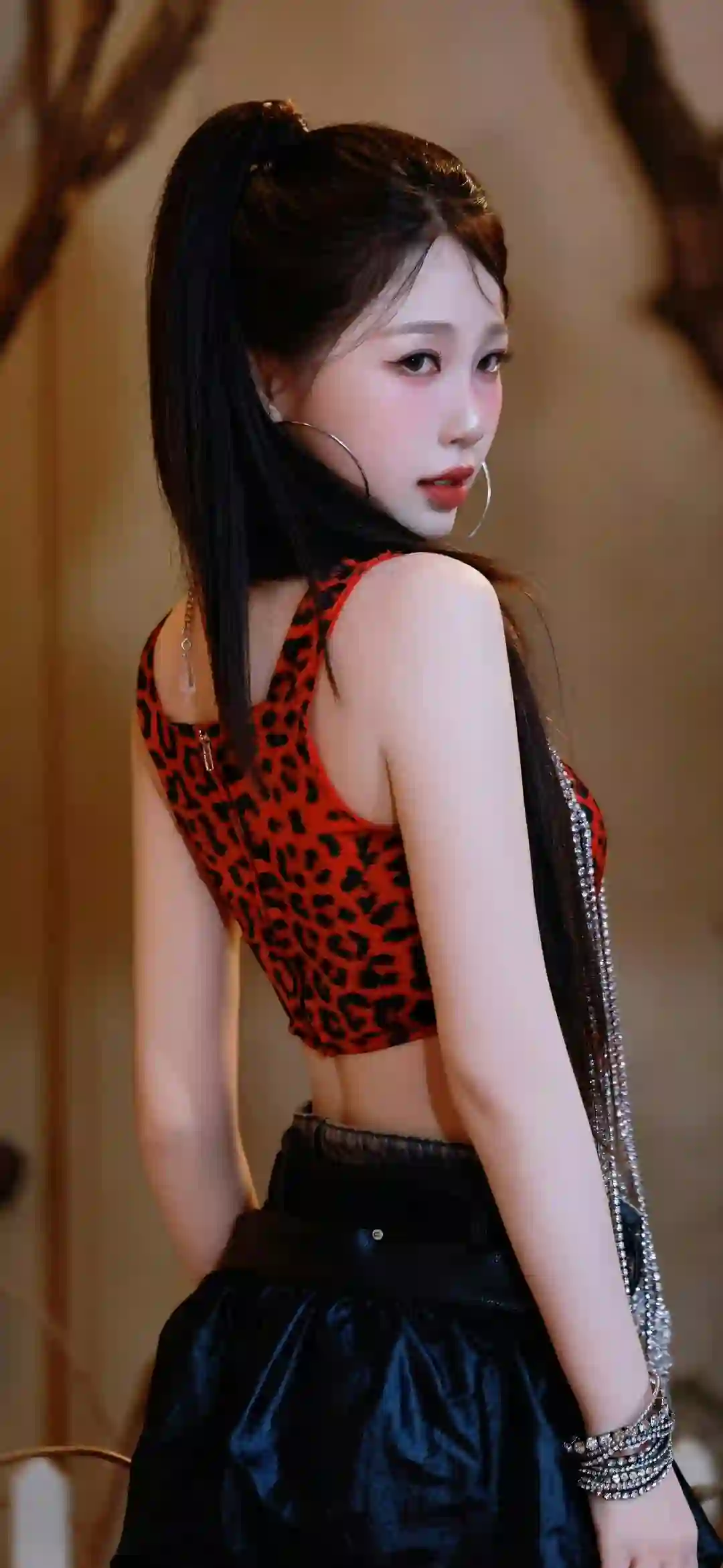 美女明星 可爱美女 虞书欣 豹纹背心 