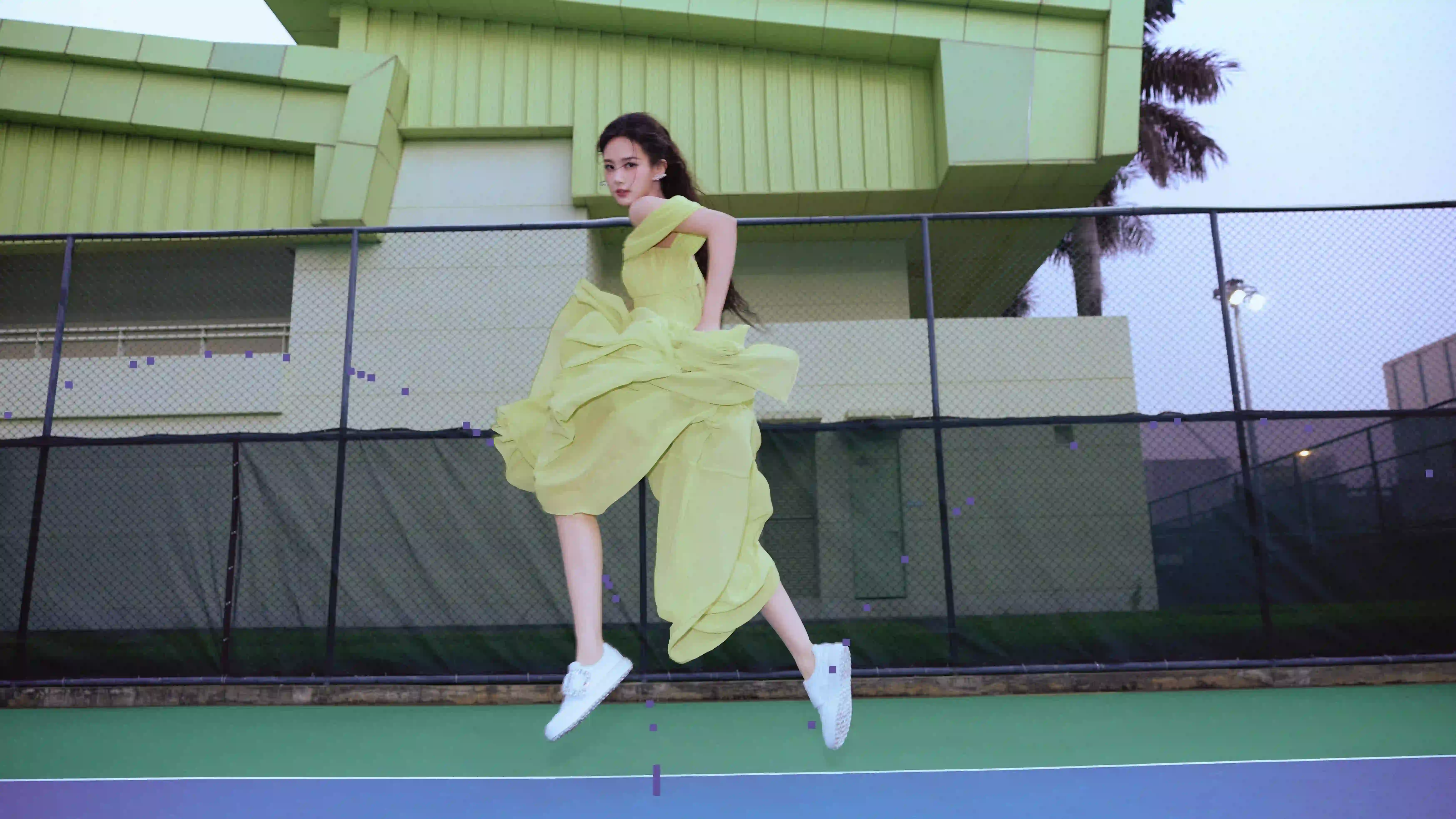运动 网球 淡黄色裙子 运动场 李一桐 动态