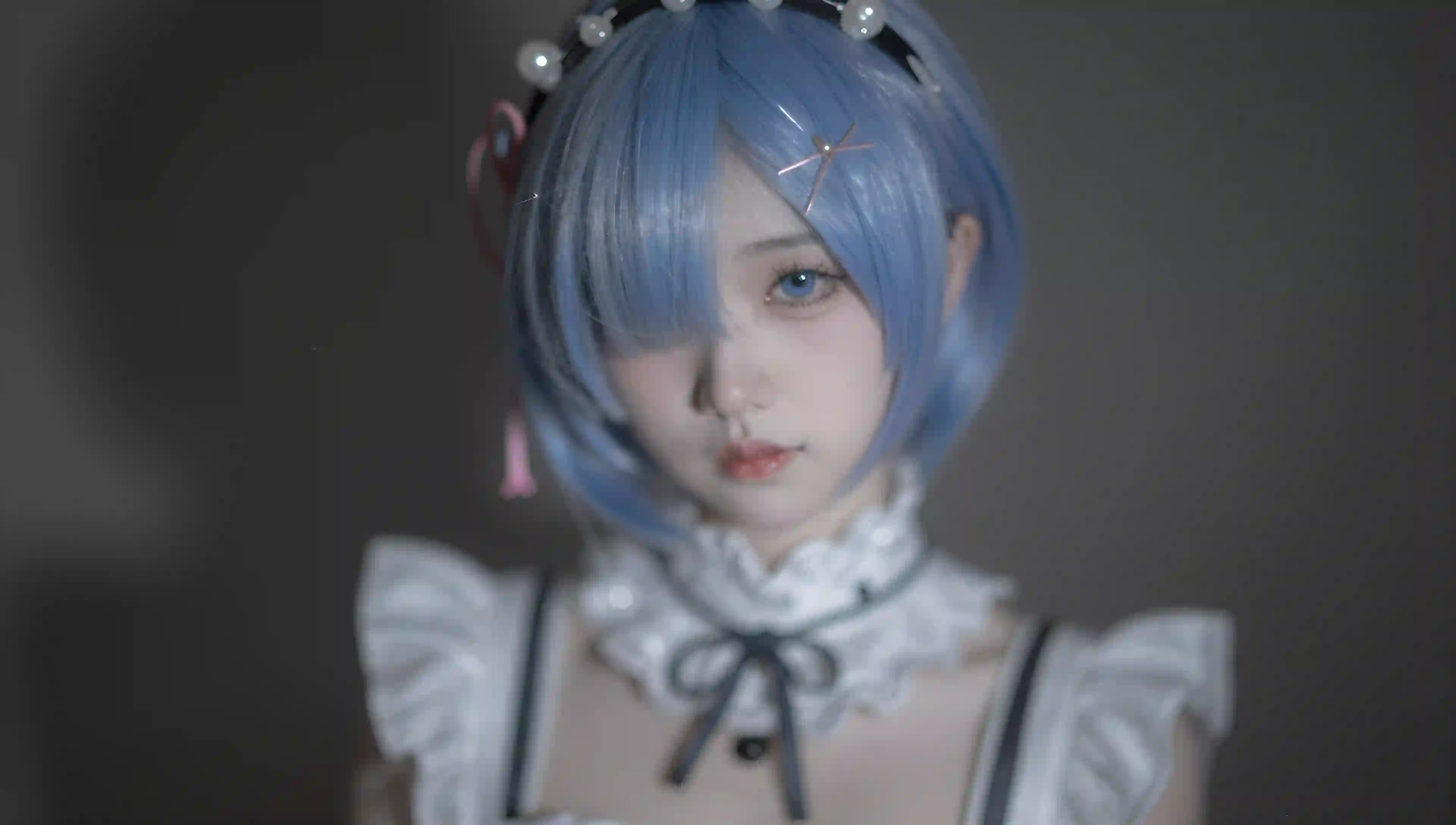 雷姆 蓝发 cos 女孩 蕾丝 珍珠 人像