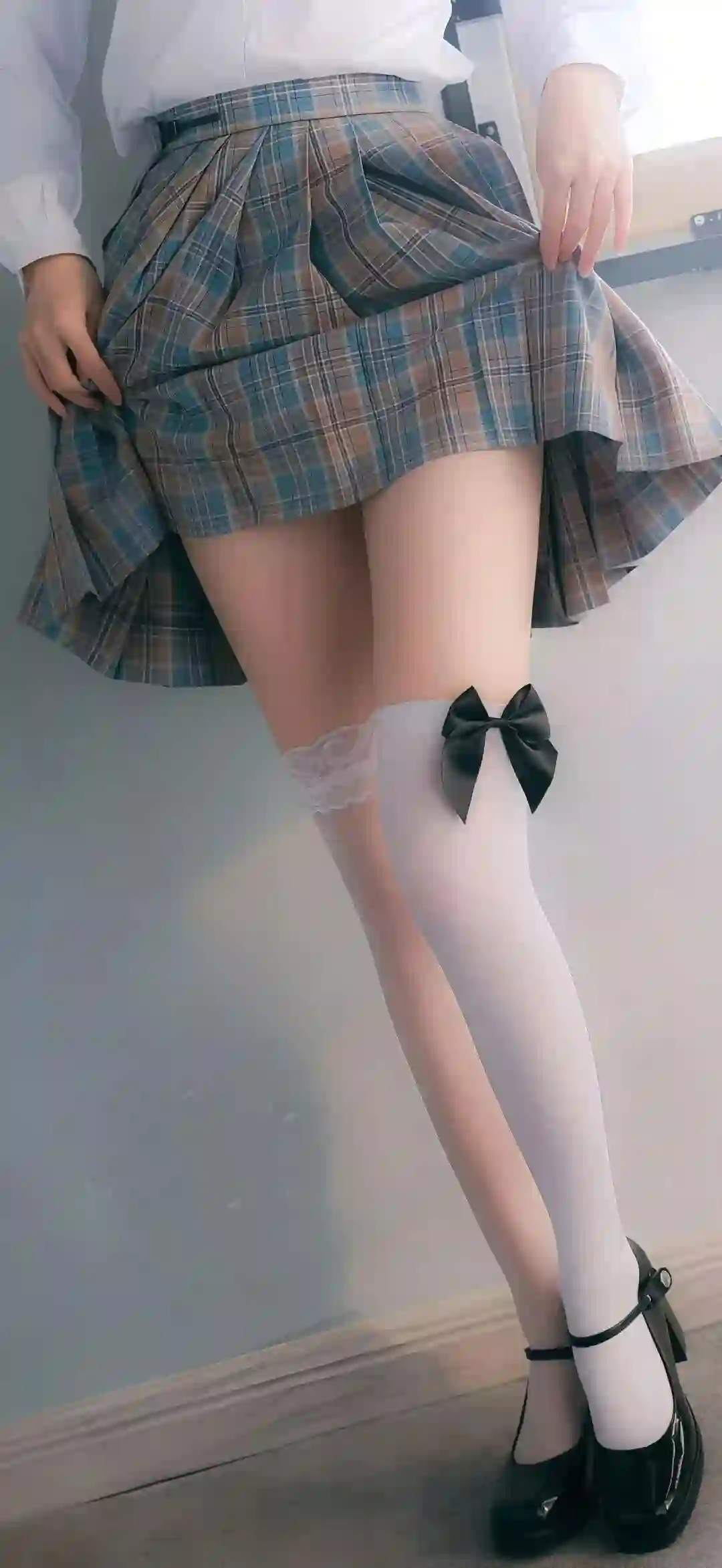 JK穿搭 格纹裙 白色长袜 蝴蝶结 美腿 学院风 毛衣裙