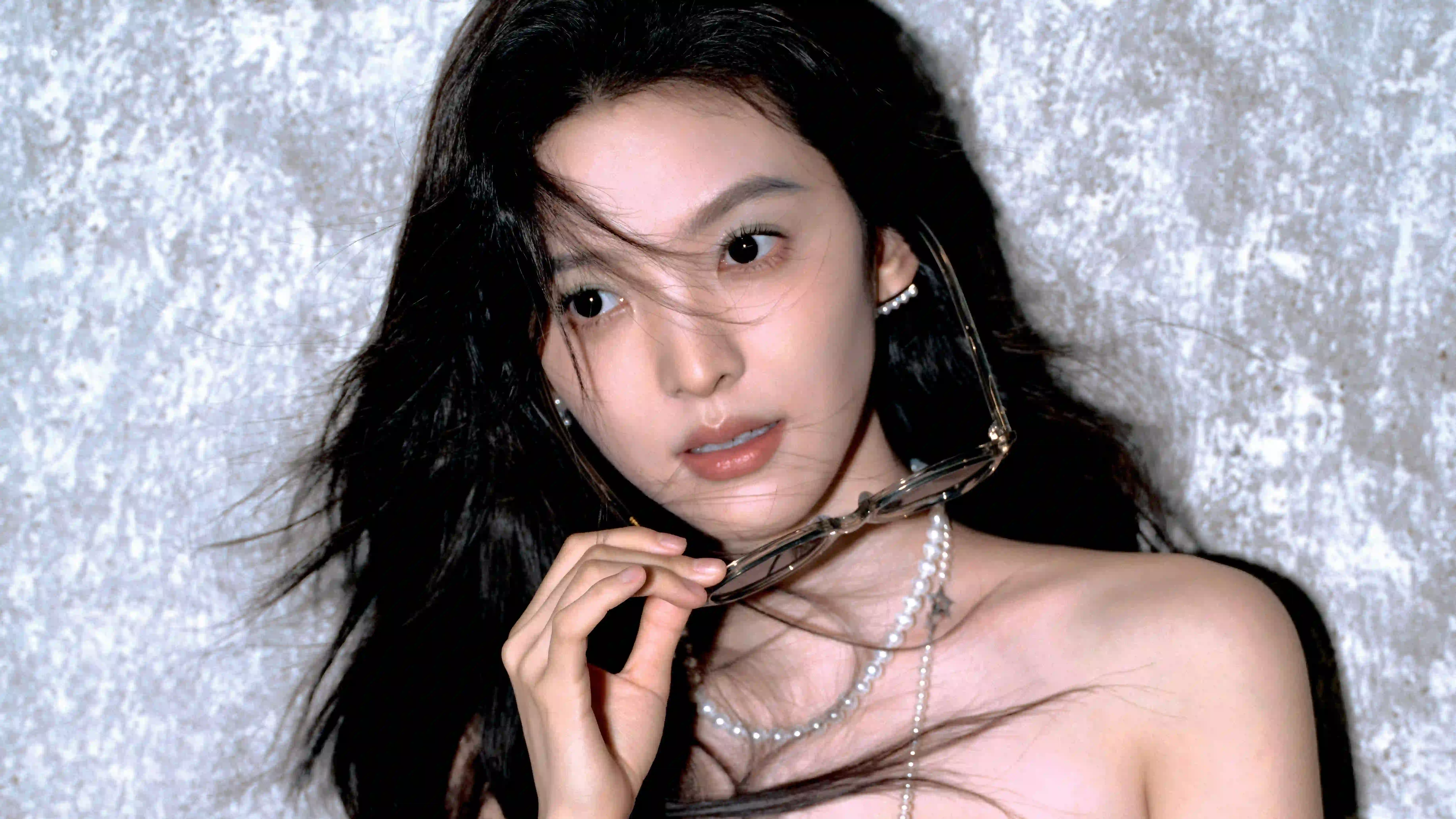 长发美女 章若楠 明星 抹胸 性感