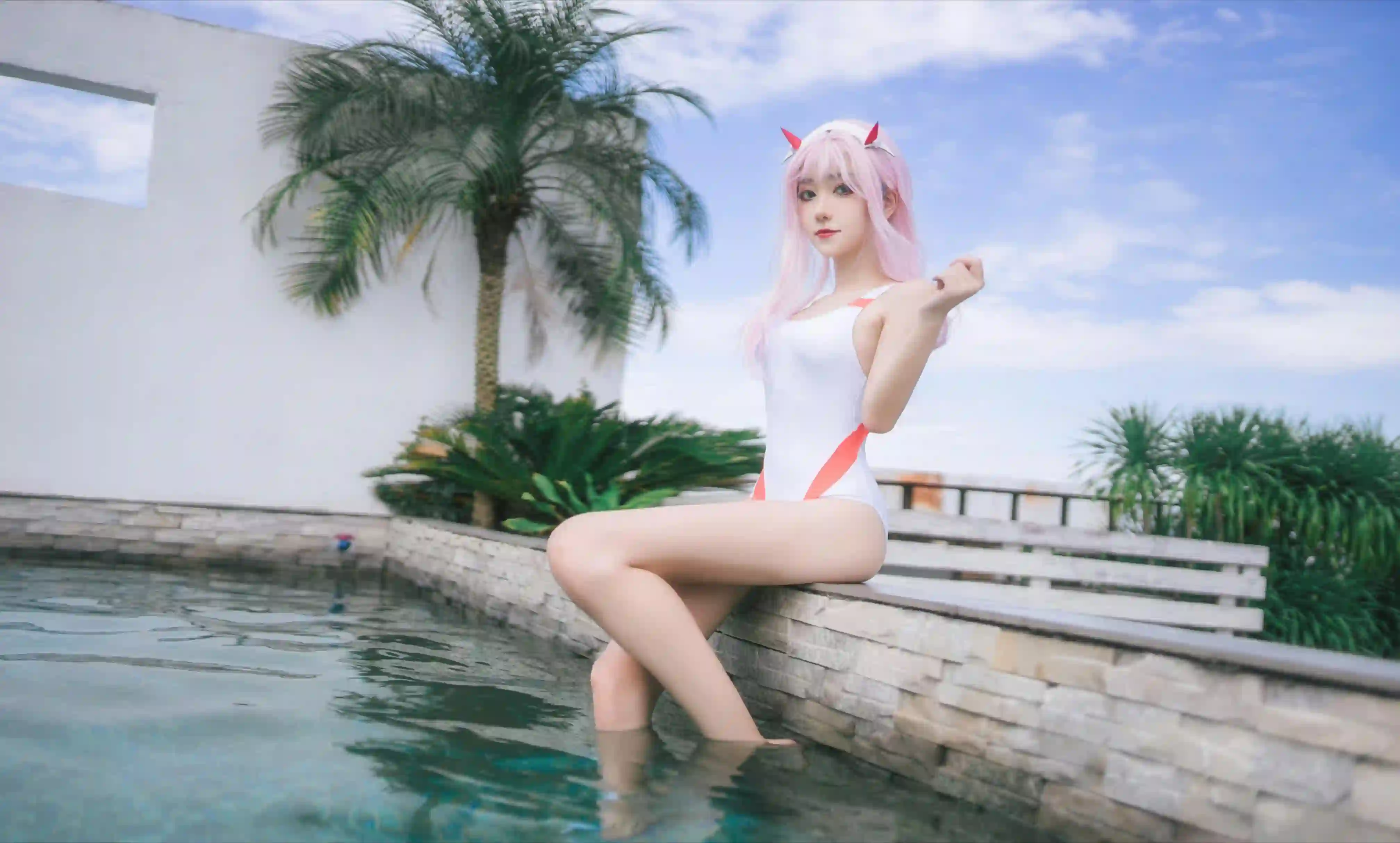 粉色头发 COS 泳装 清纯 夏日 坐姿 治愈 风景