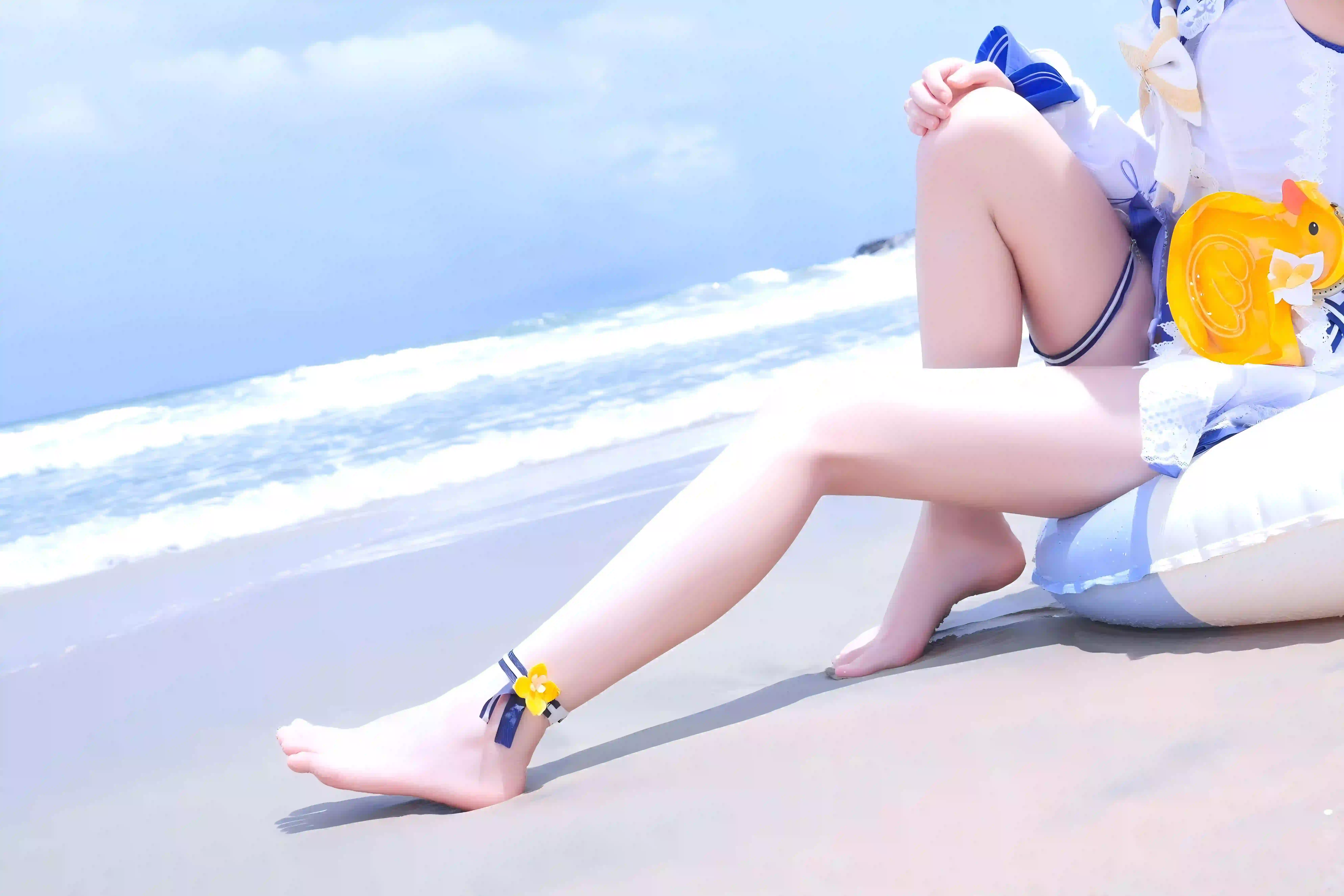 腿 cosplay 户外写真 沙滩 天空 长腿美女 性感