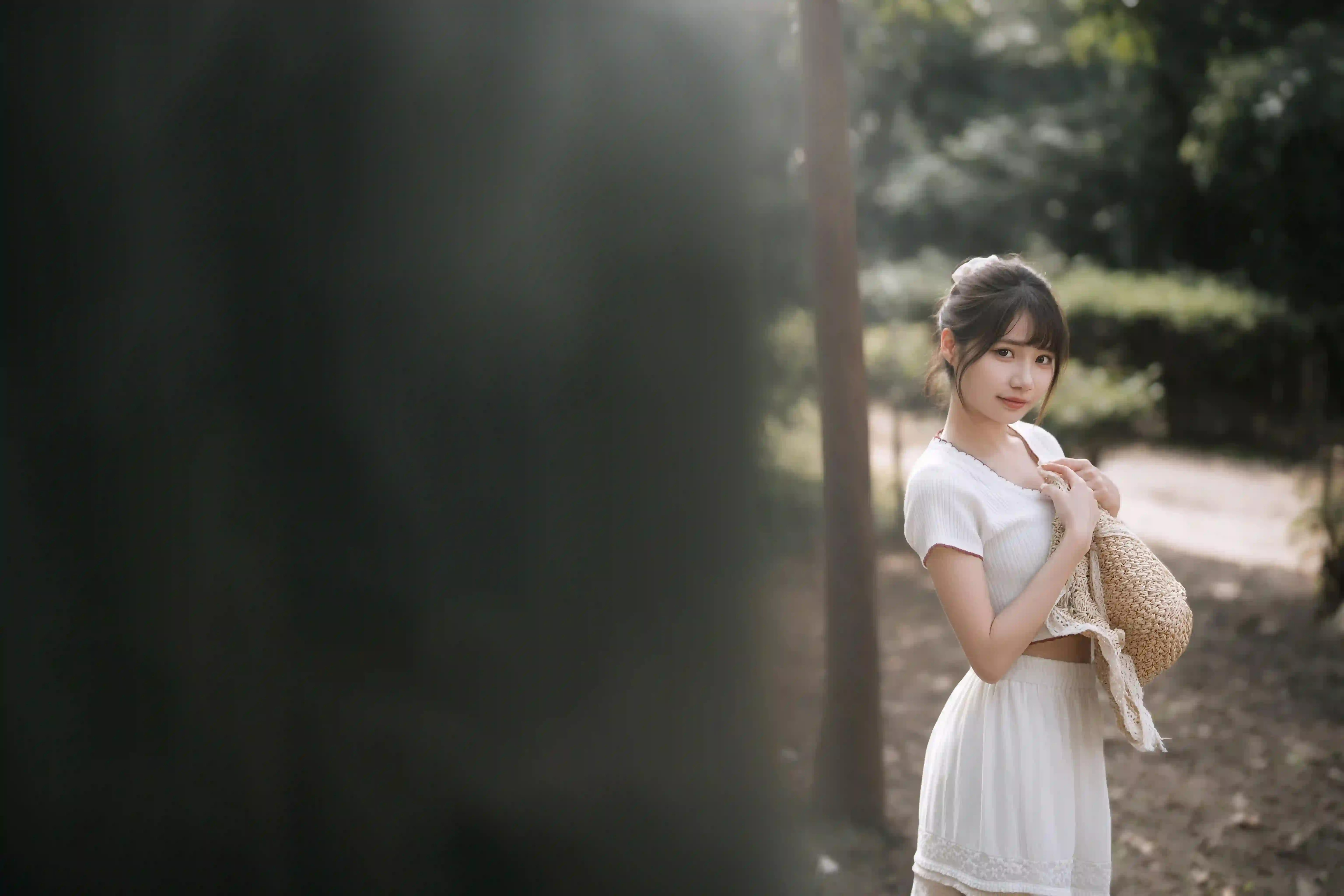 长发美女 户外 模糊 远景 白色裙子