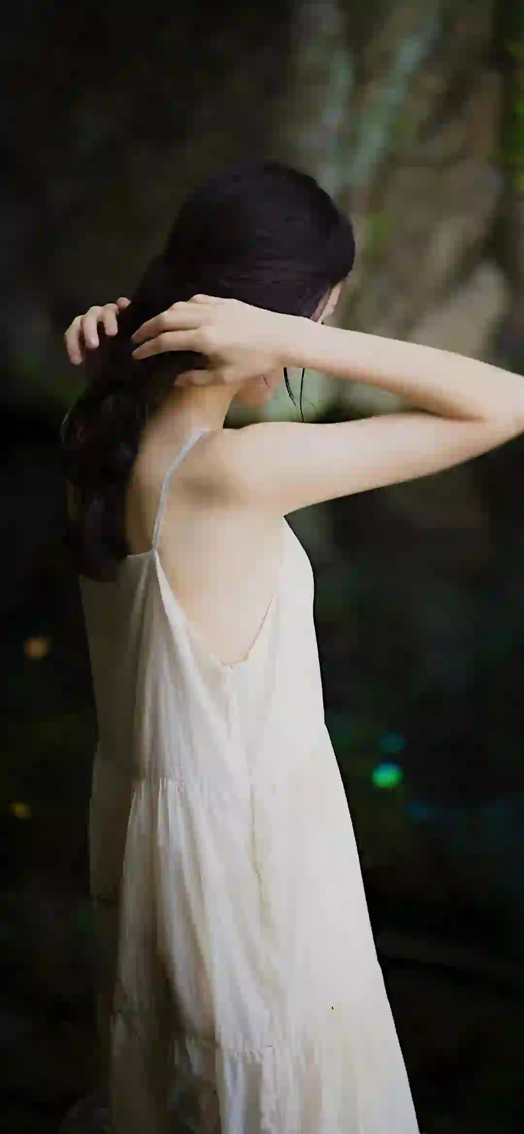 长发美女 吊带美女 白色长裙美女 户外