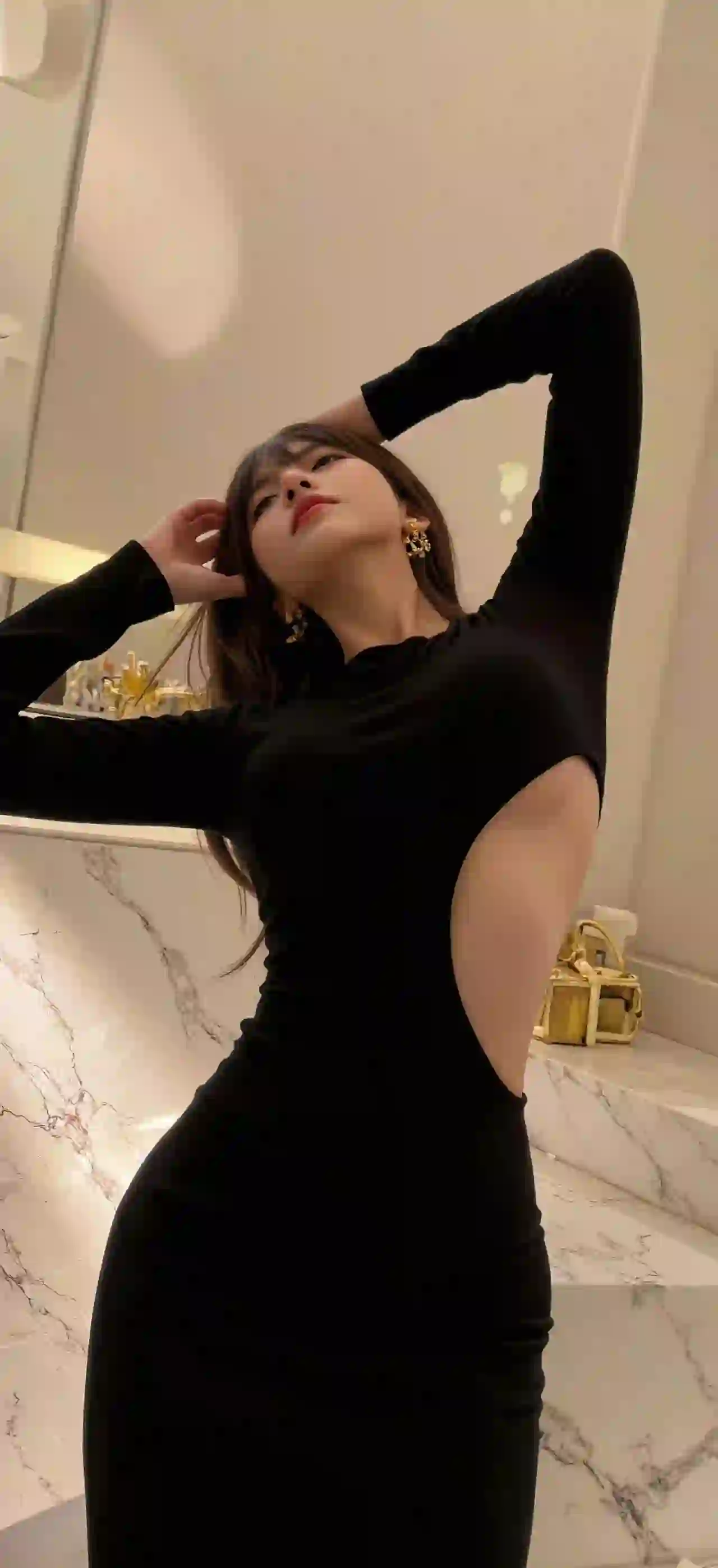美女 长发美女 性感 黑色长裙