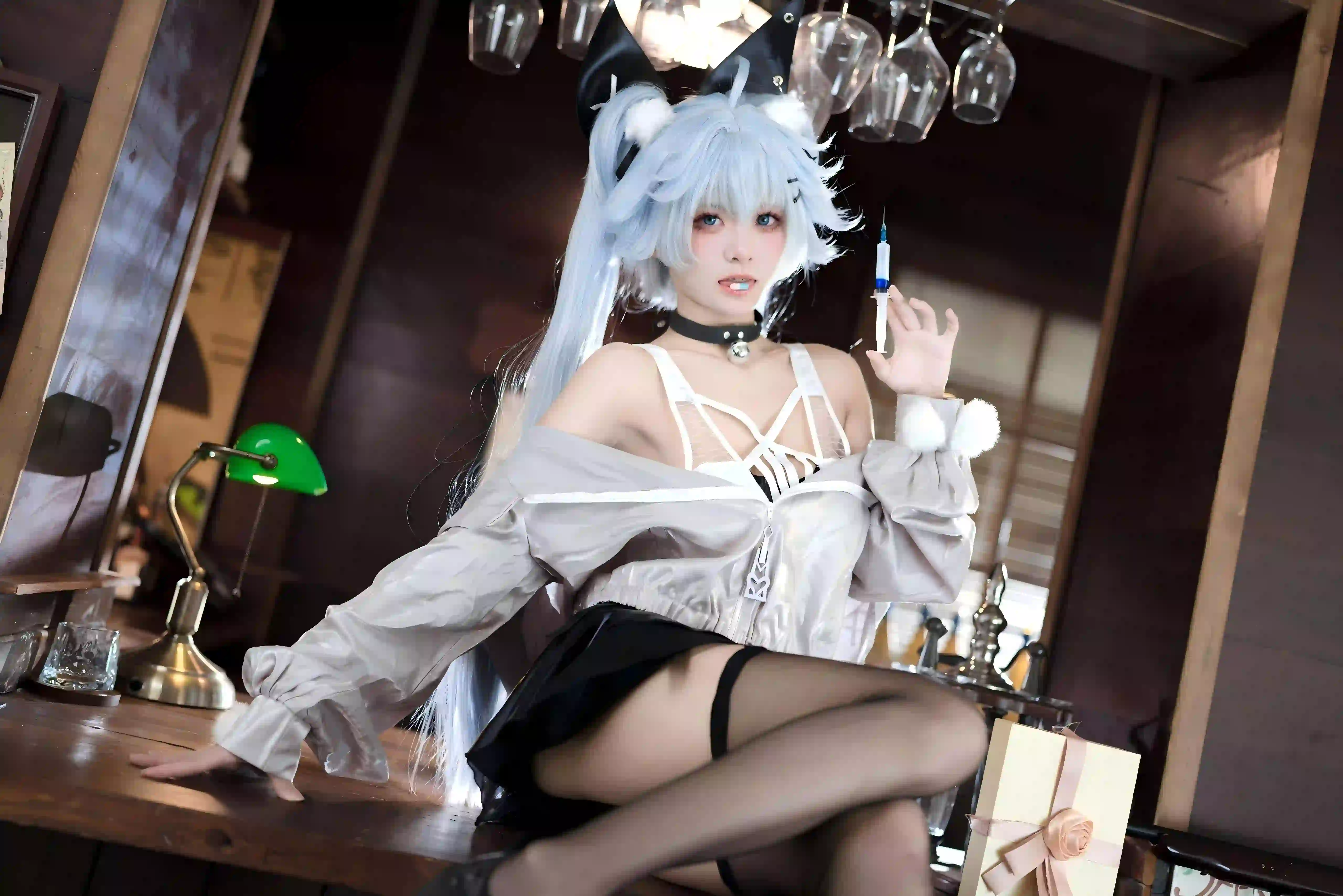 可爱女孩 双马尾 丝袜 黑丝 黑色丝袜 药丸