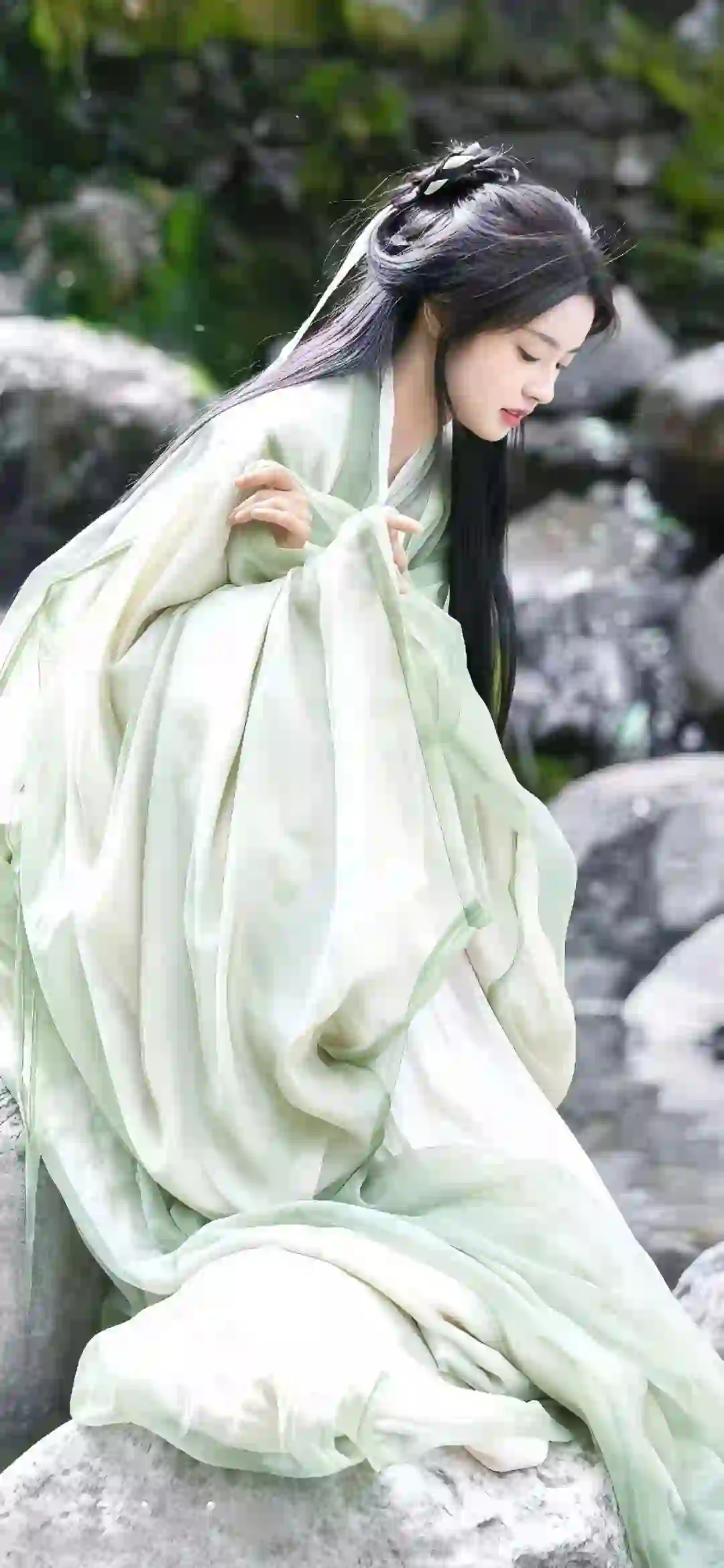 长发古风美女 清纯美女 绿色古风汉服 户外