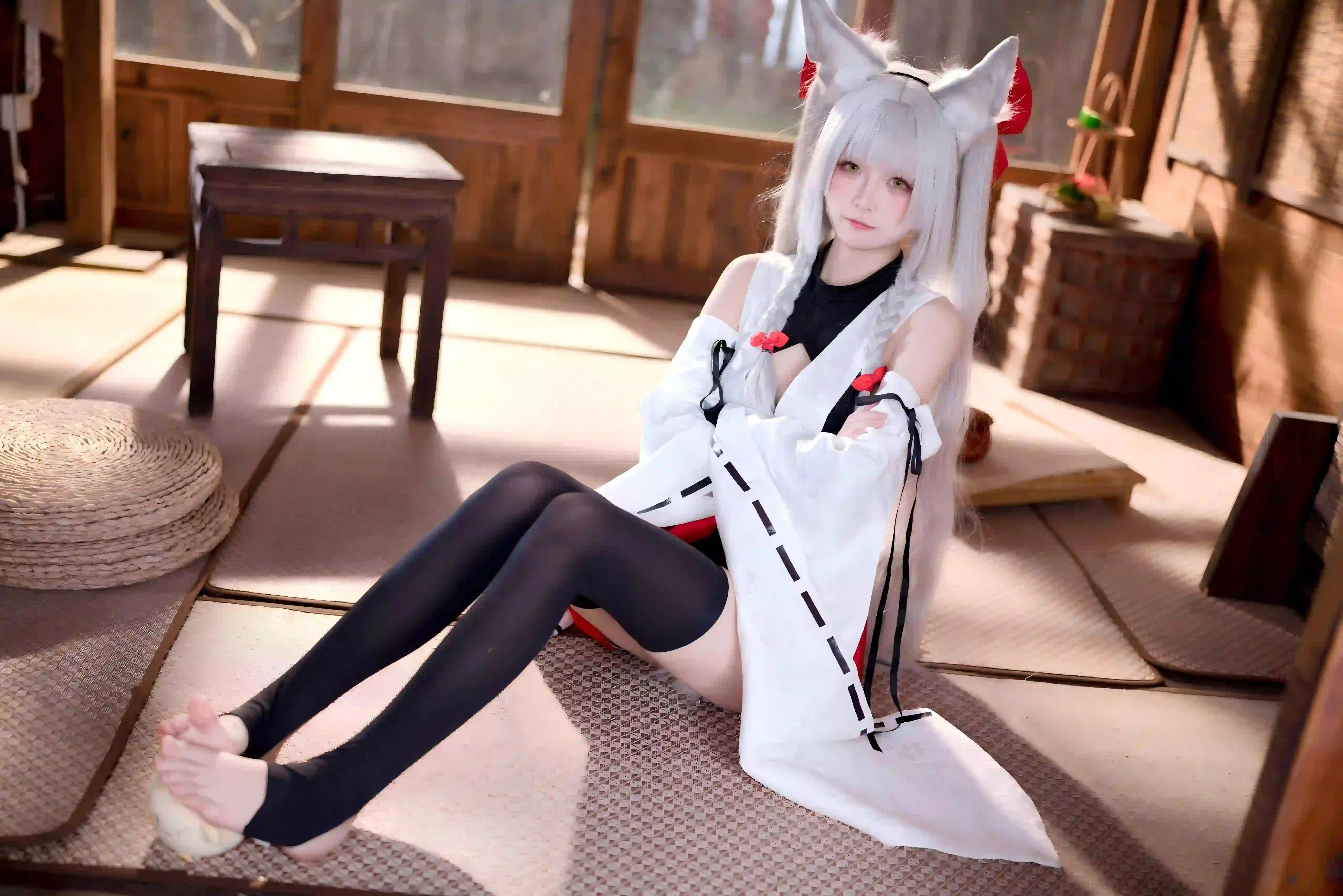 可爱cos 白色耳朵 白色头发 黑丝 黑色丝袜