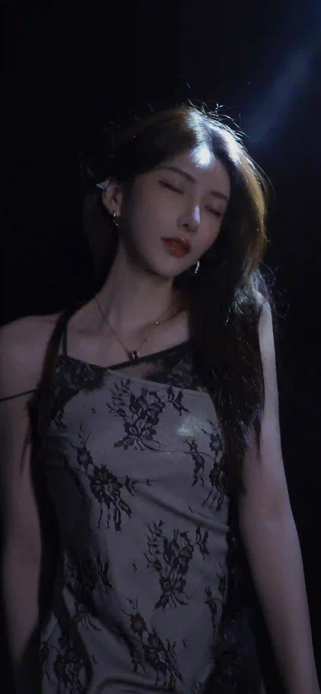 美女 性感美女 个性 吊带 光影