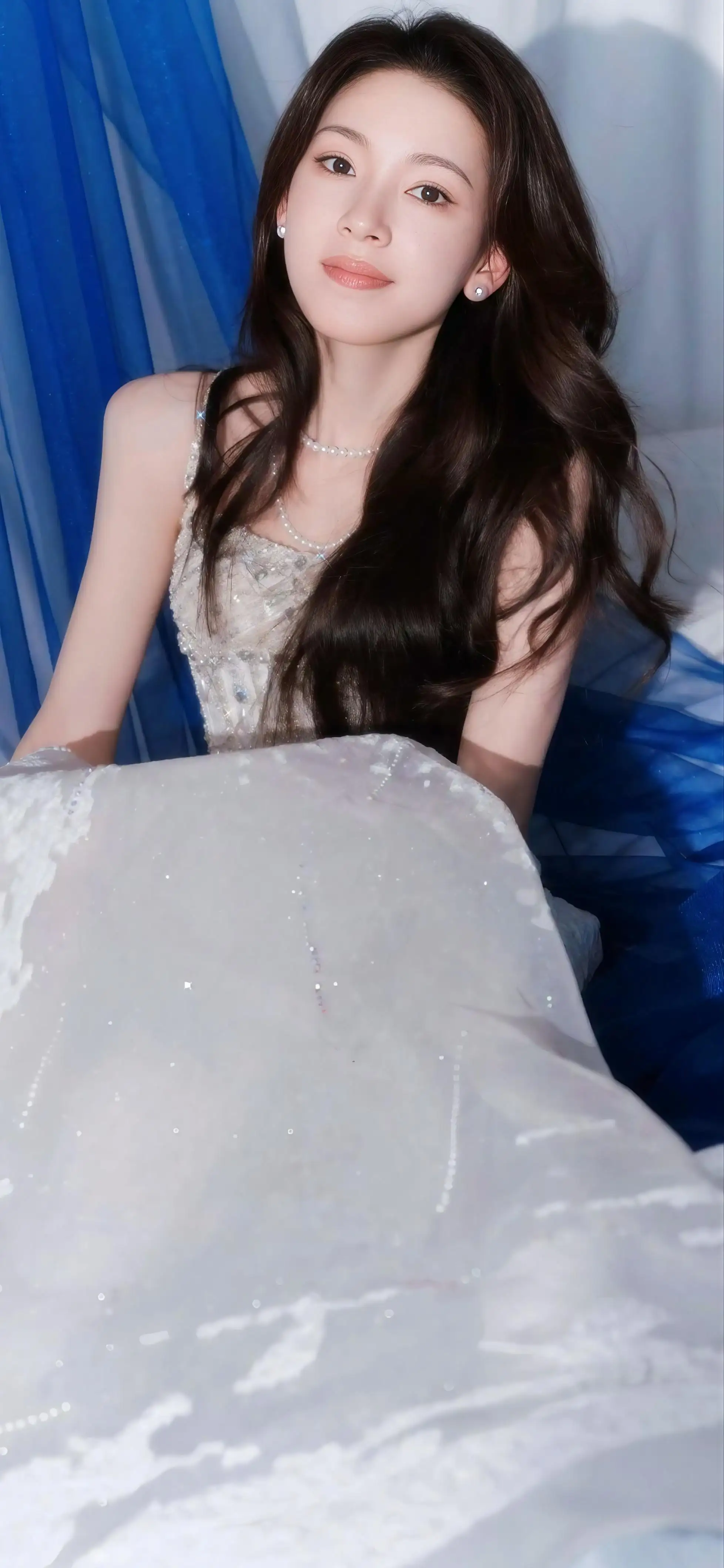 长发微笑美女 室内场景 写真