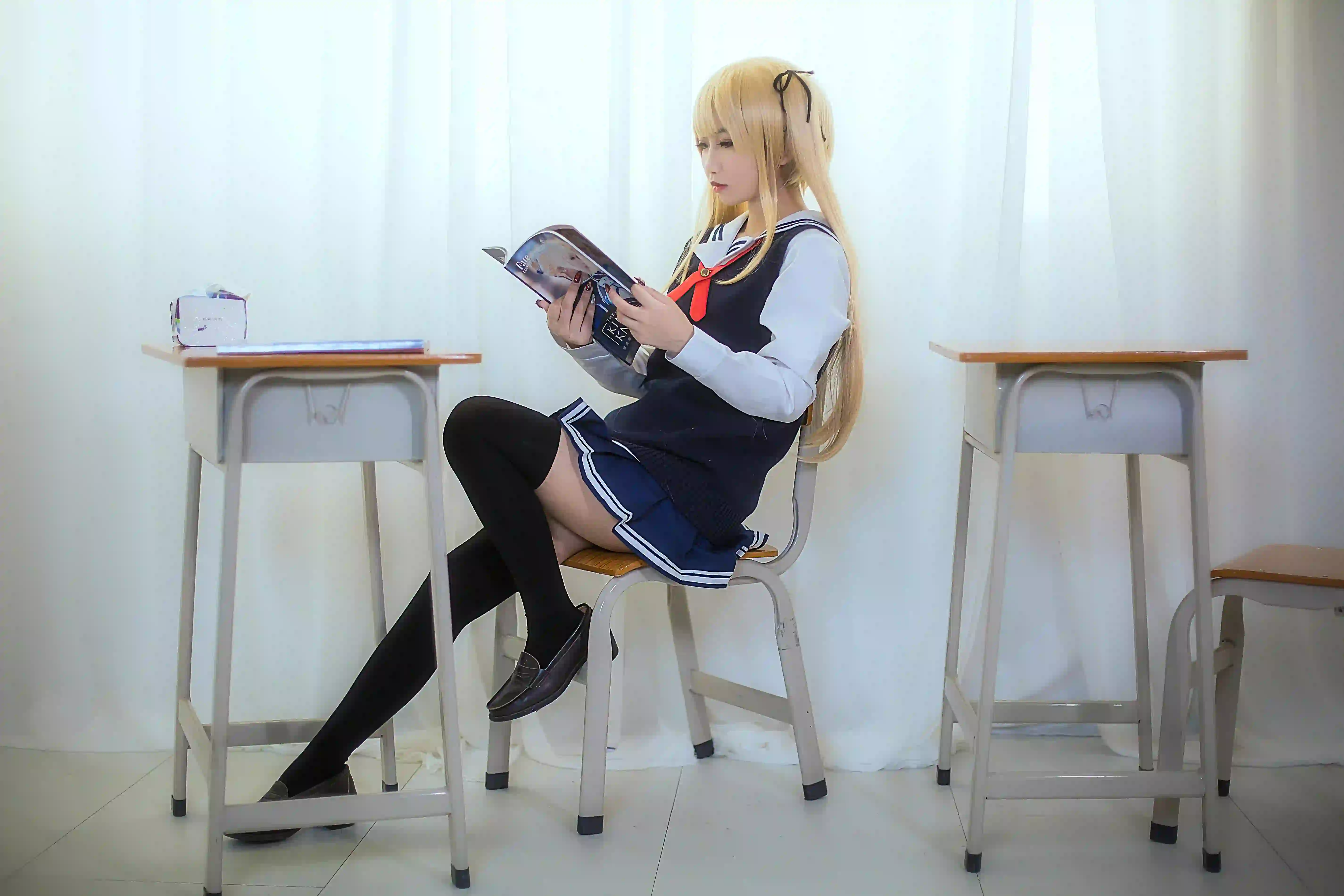 jk制服 双马尾女孩 长发美女 黑丝 读书