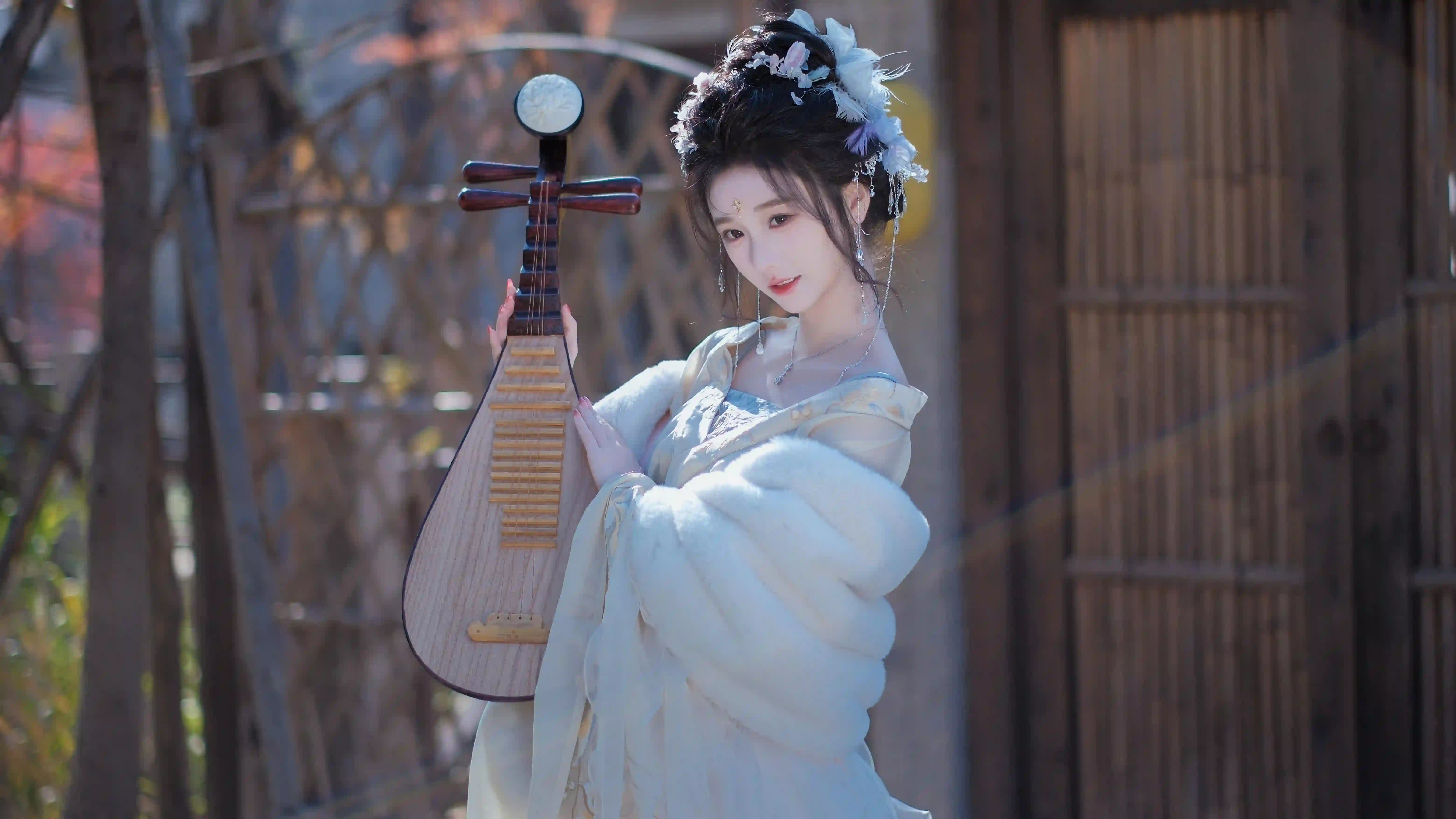 古风汉服美女 长发美女 琵琶 白色长裙