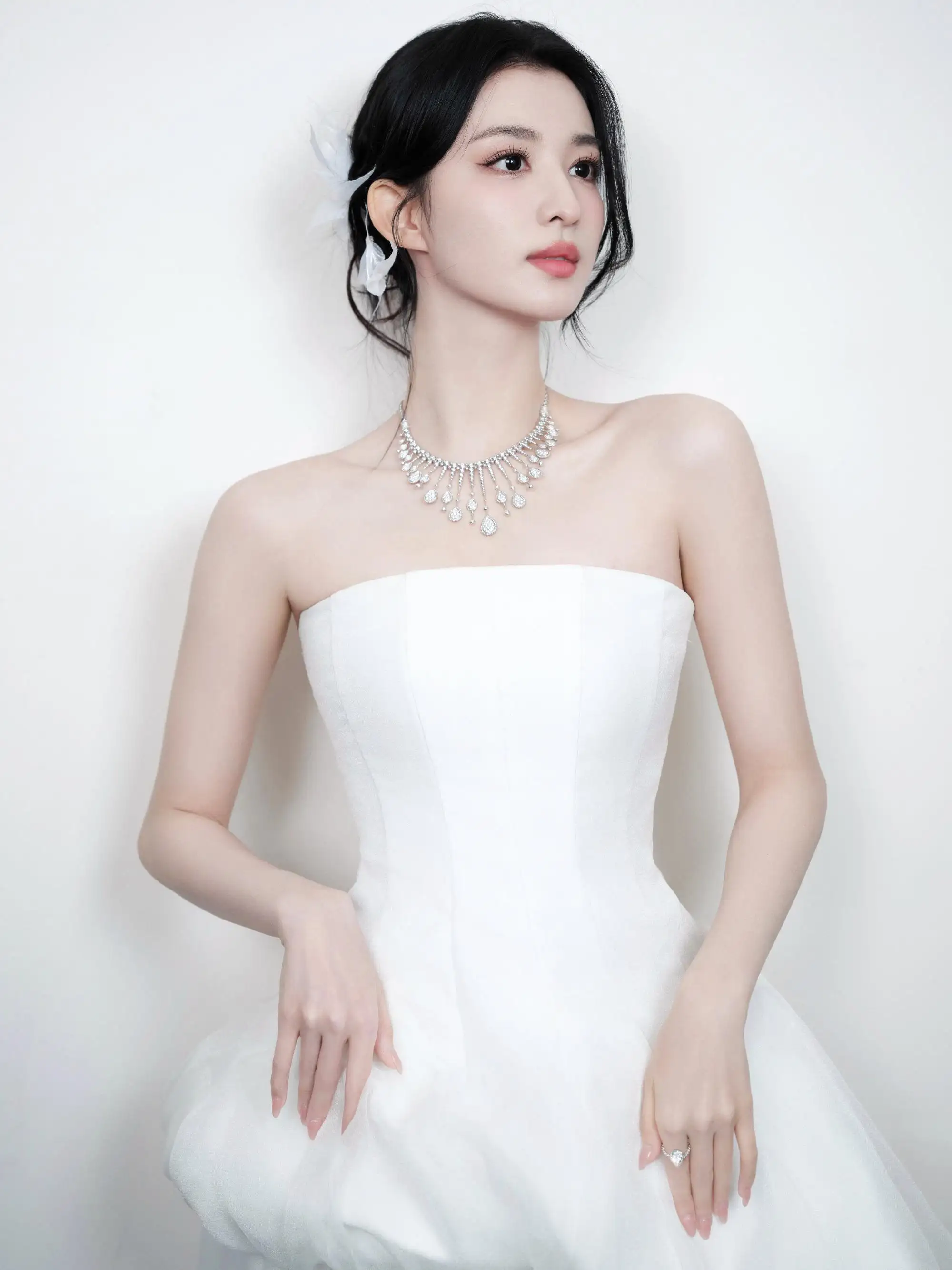 白色抹胸晚礼服 白色长裙 长发美女 王楚然