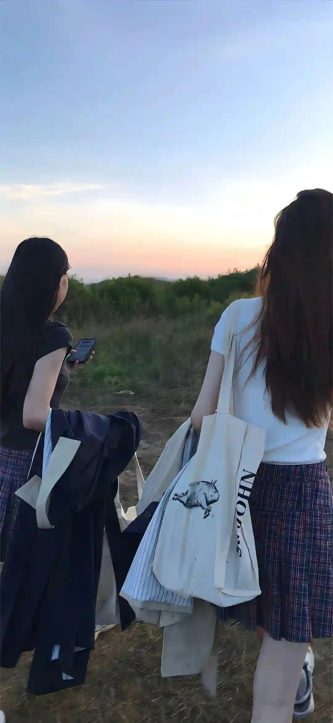 美女 长发美女 背影 户外 阳光 