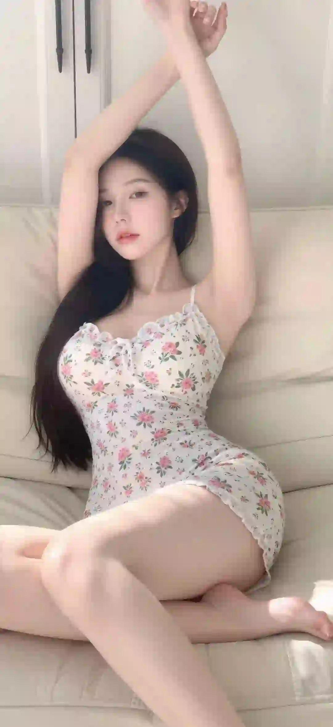 碎花短裙 长腿性感美女 性感穿搭 美腿 诱惑