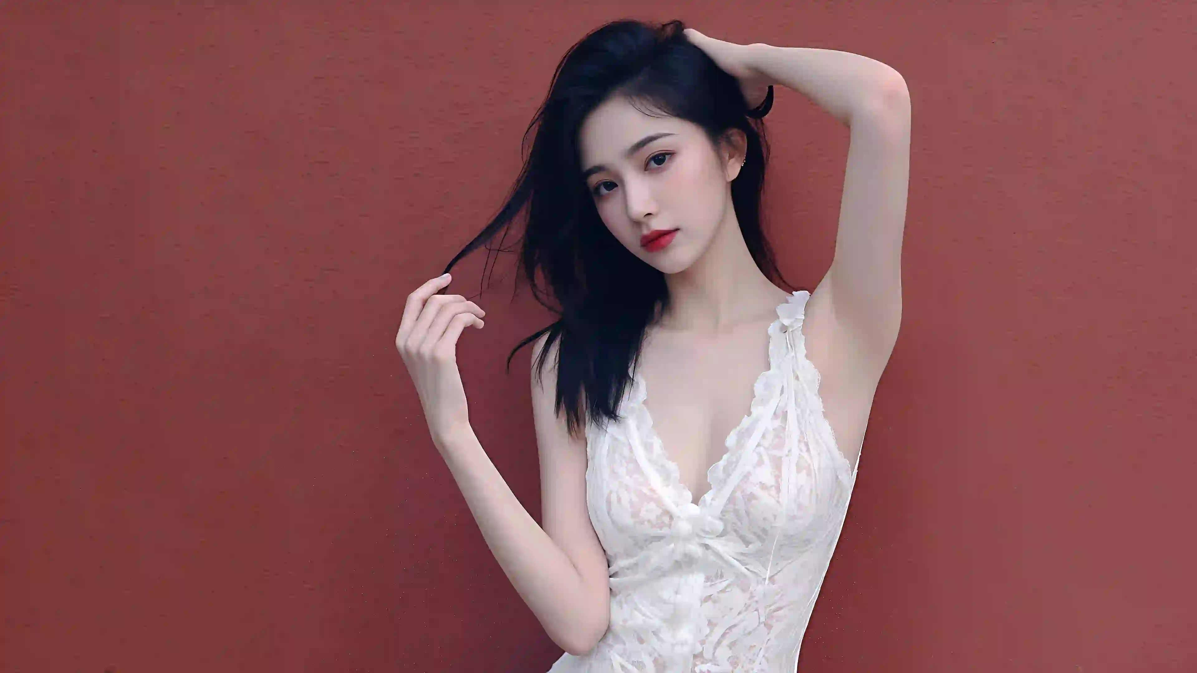 优雅美女写真壁纸 长发美女 白色长裙 性感