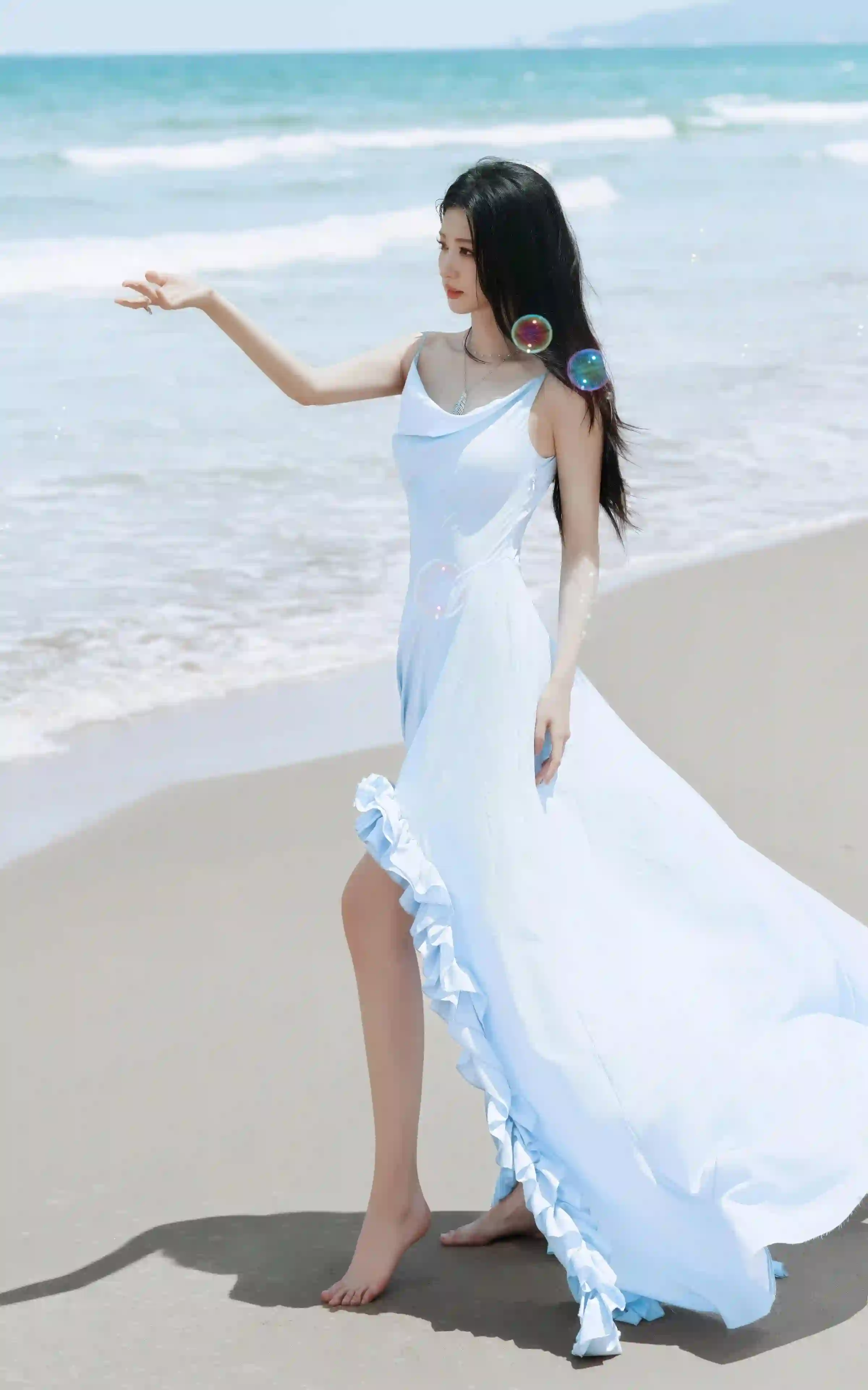 海边的白裙长发女孩 长腿美女 海 王楚然